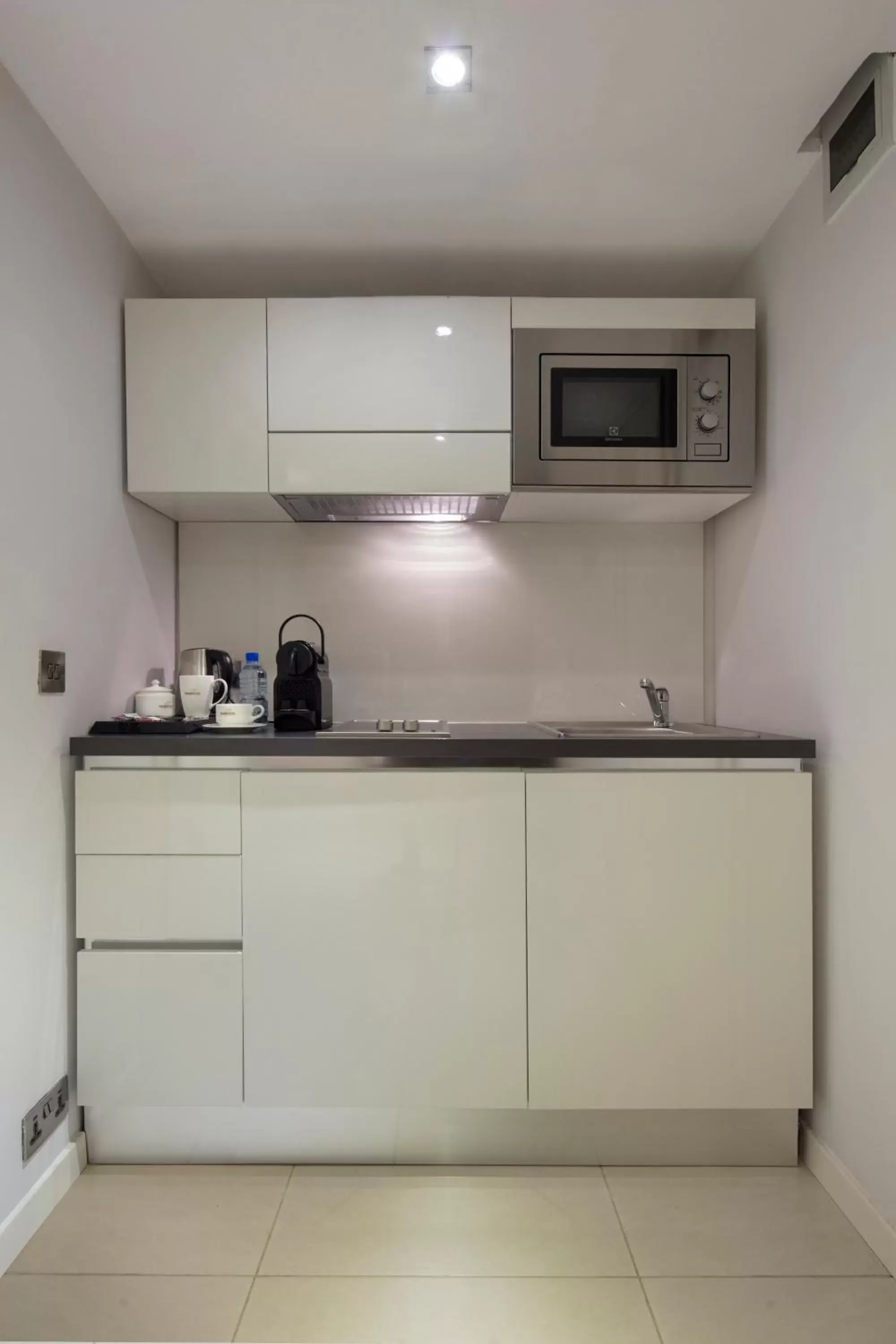 Kitchen or kitchenette, Kitchen/Kitchenette in Fraser Suites Abuja