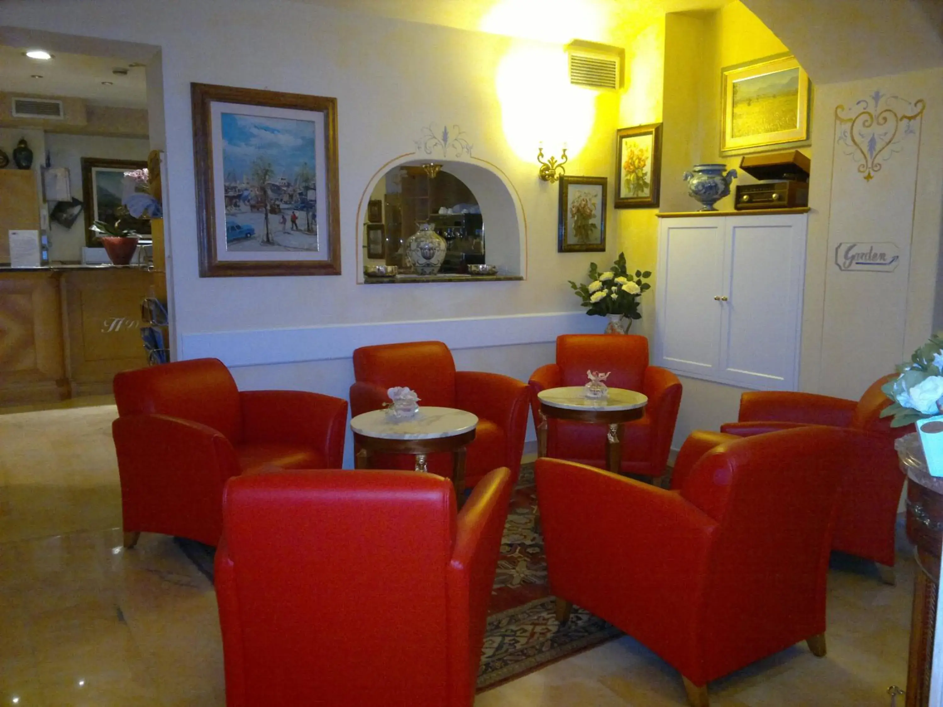 Lobby or reception, Lounge/Bar in Hotel Dieci