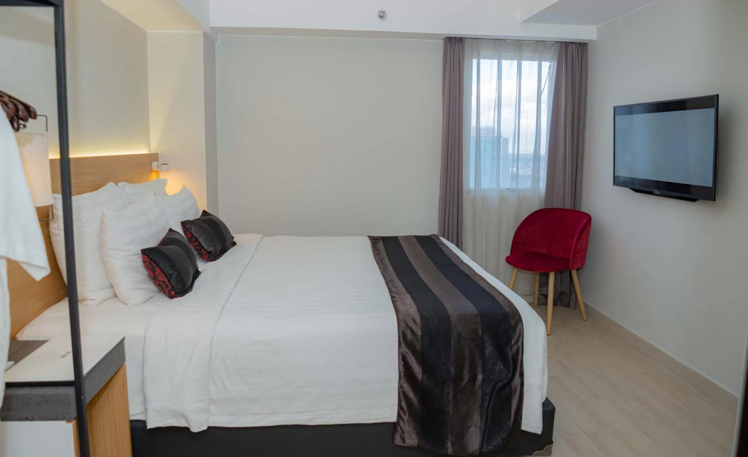 Bedroom, Bed in Grand Dafam Braga Bandung