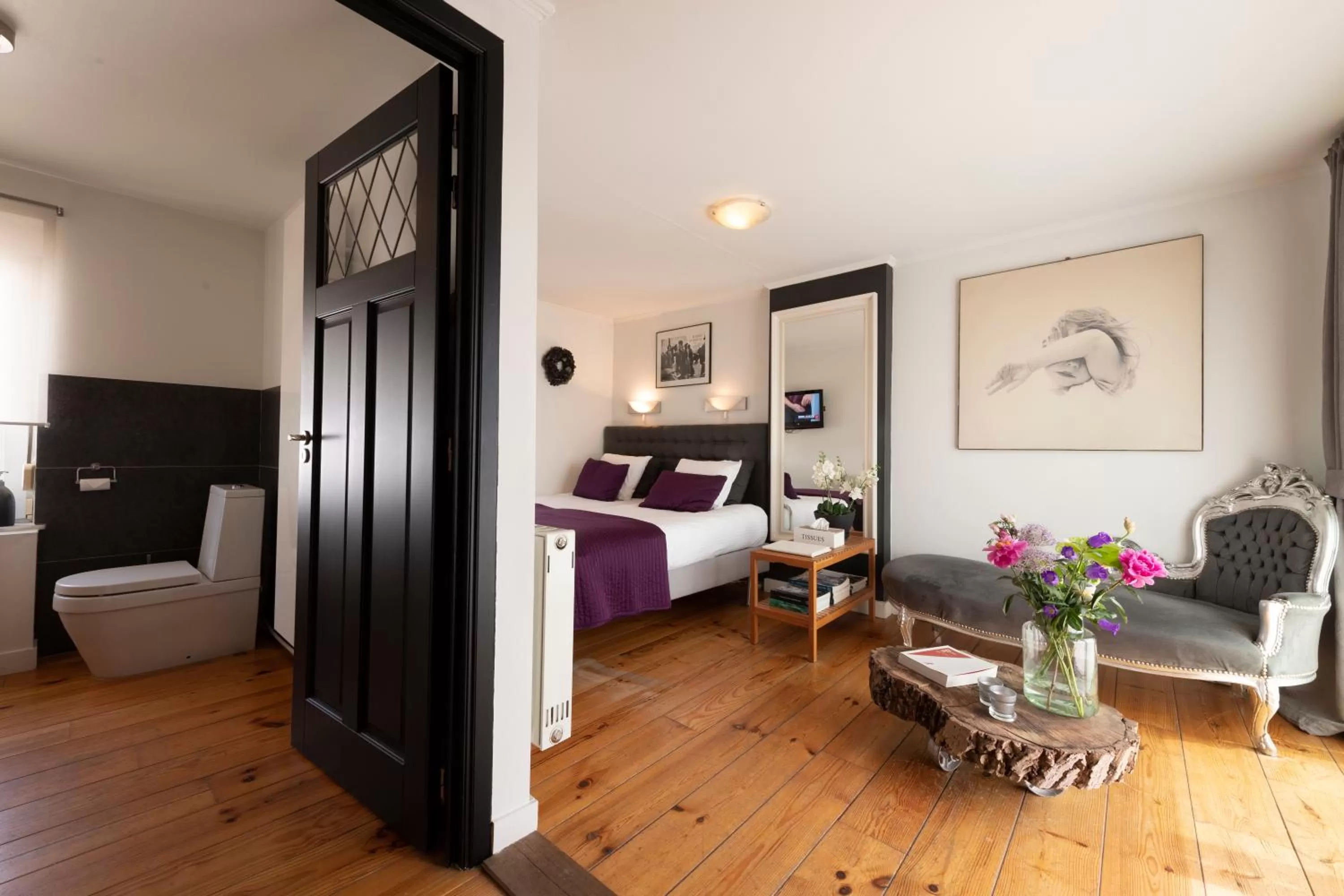 Photo of the whole room, Bed in B&B Montenakerhof