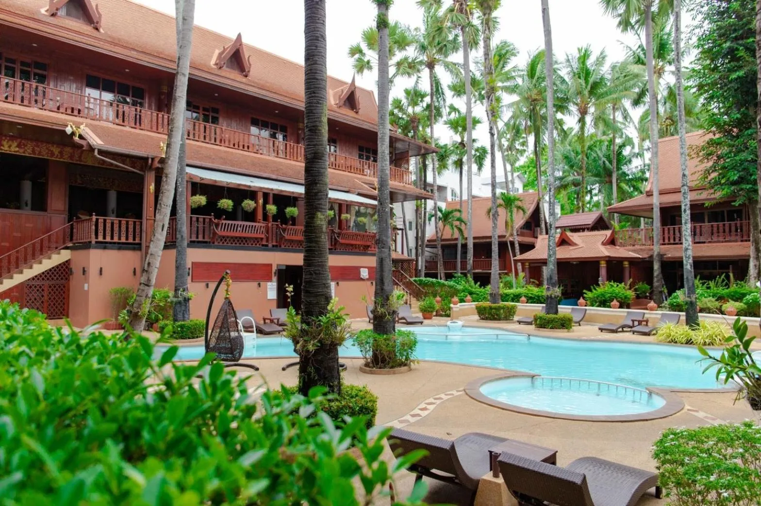 Property building in Royal Phawadee Village Patong - 2 Minutes walk to the beach