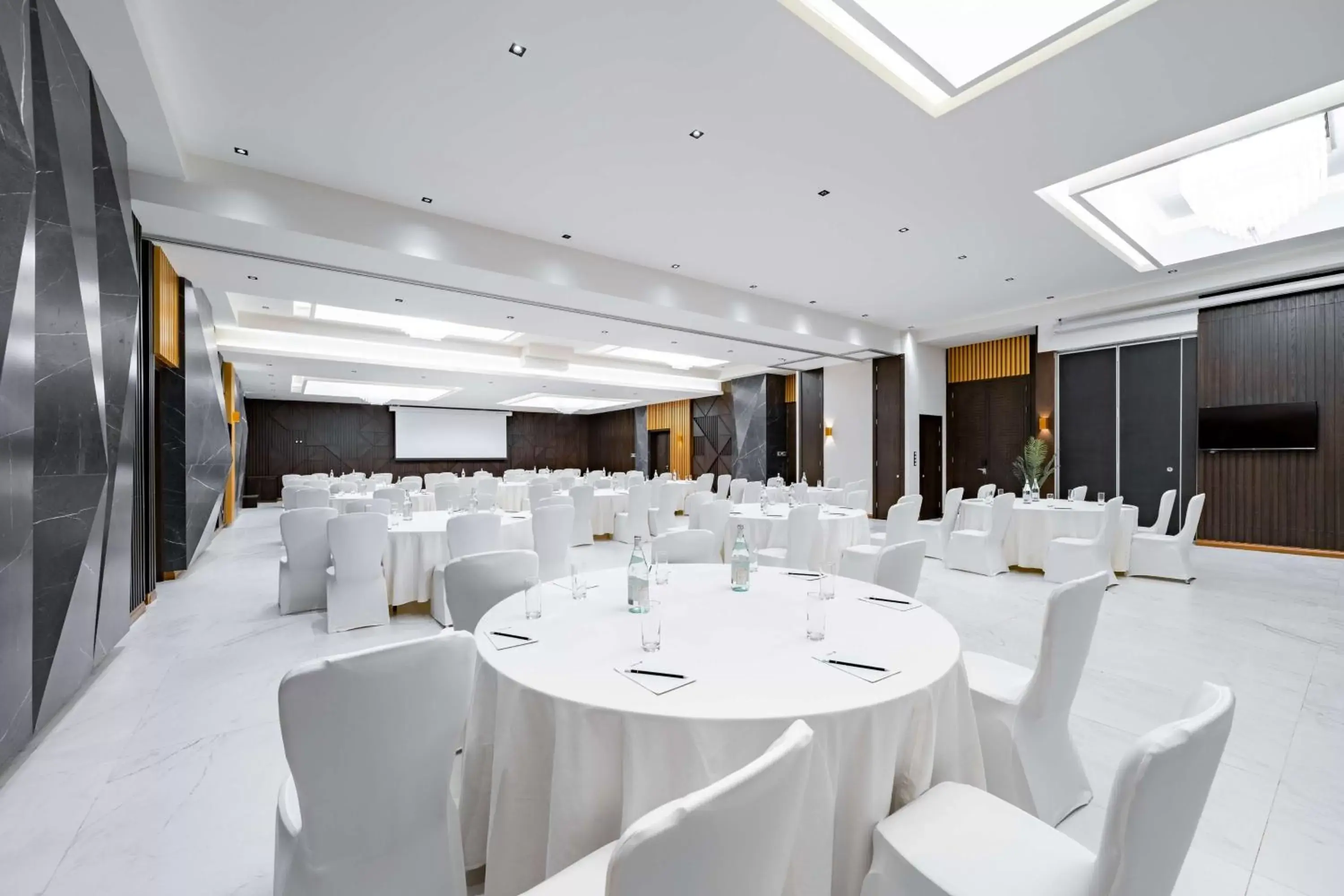 Meeting/conference room, Banquet Facilities in Radisson Blu Hotel Riyadh Qurtuba
