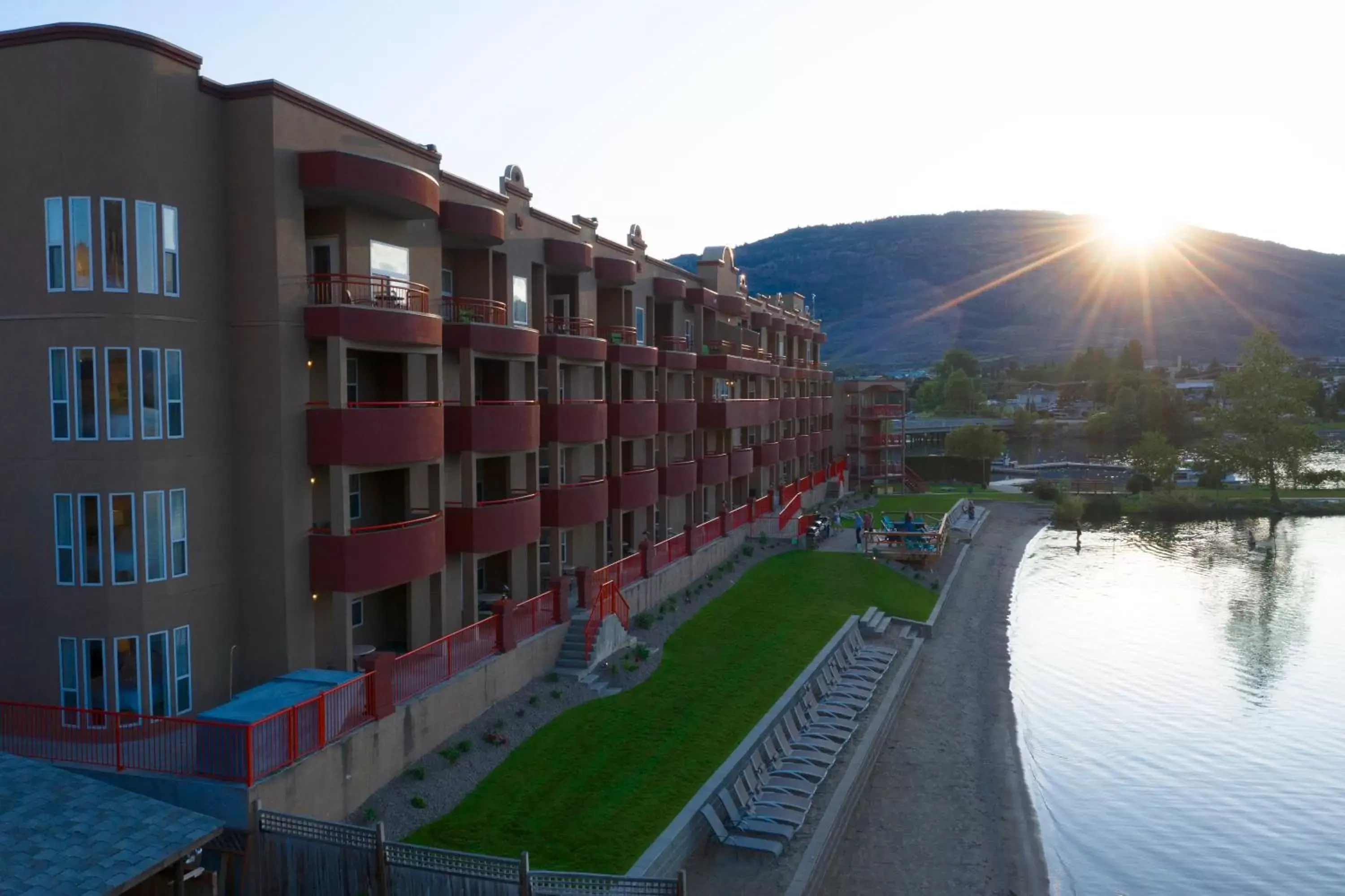 Property Building in Holiday Inn Hotel & Suites Osoyoos, an IHG Hotel