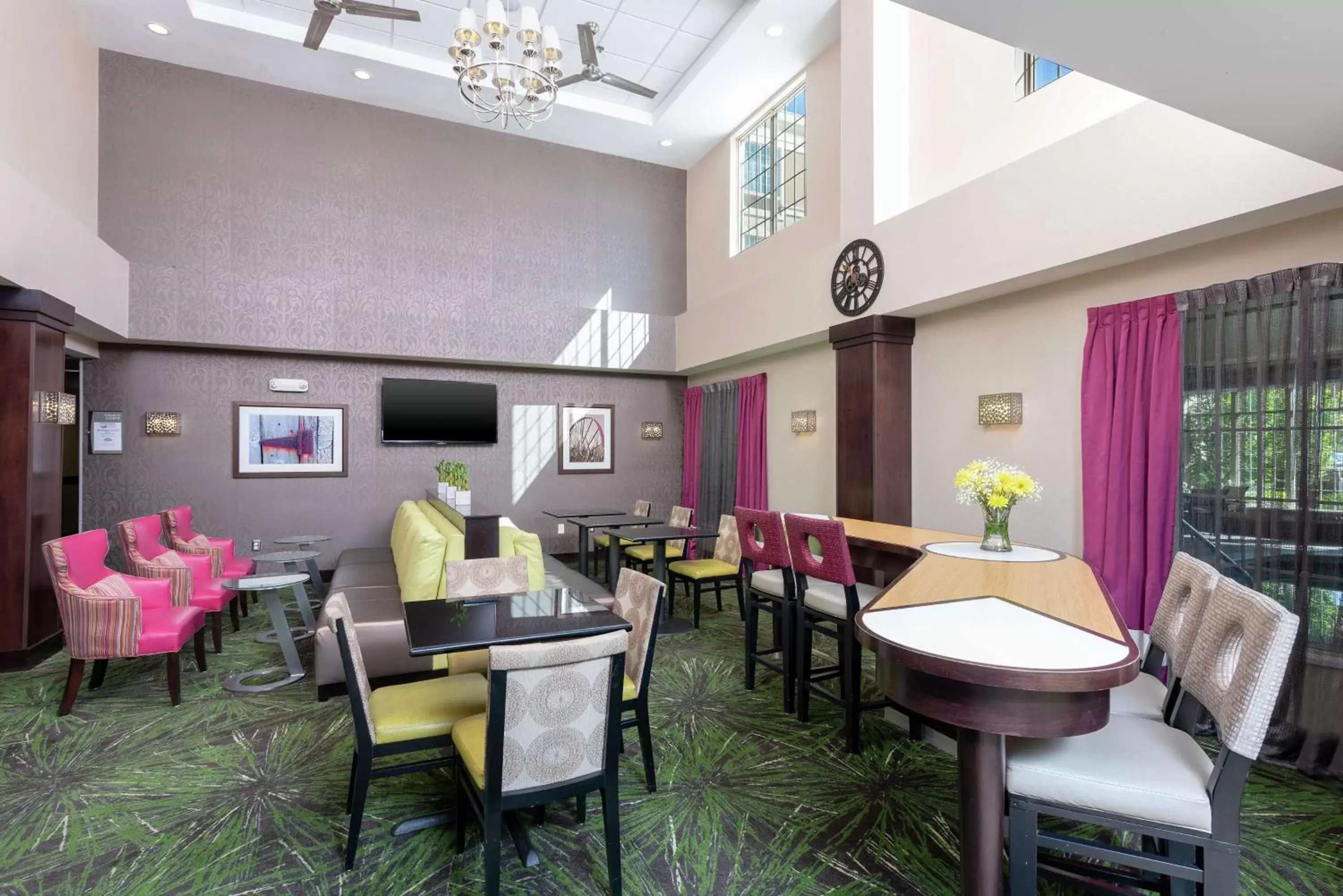 Lobby or reception in Homewood Suites by Hilton Columbus/Polaris Lobby or reception in Homewood Suites by Hilton Columbus/Polaris