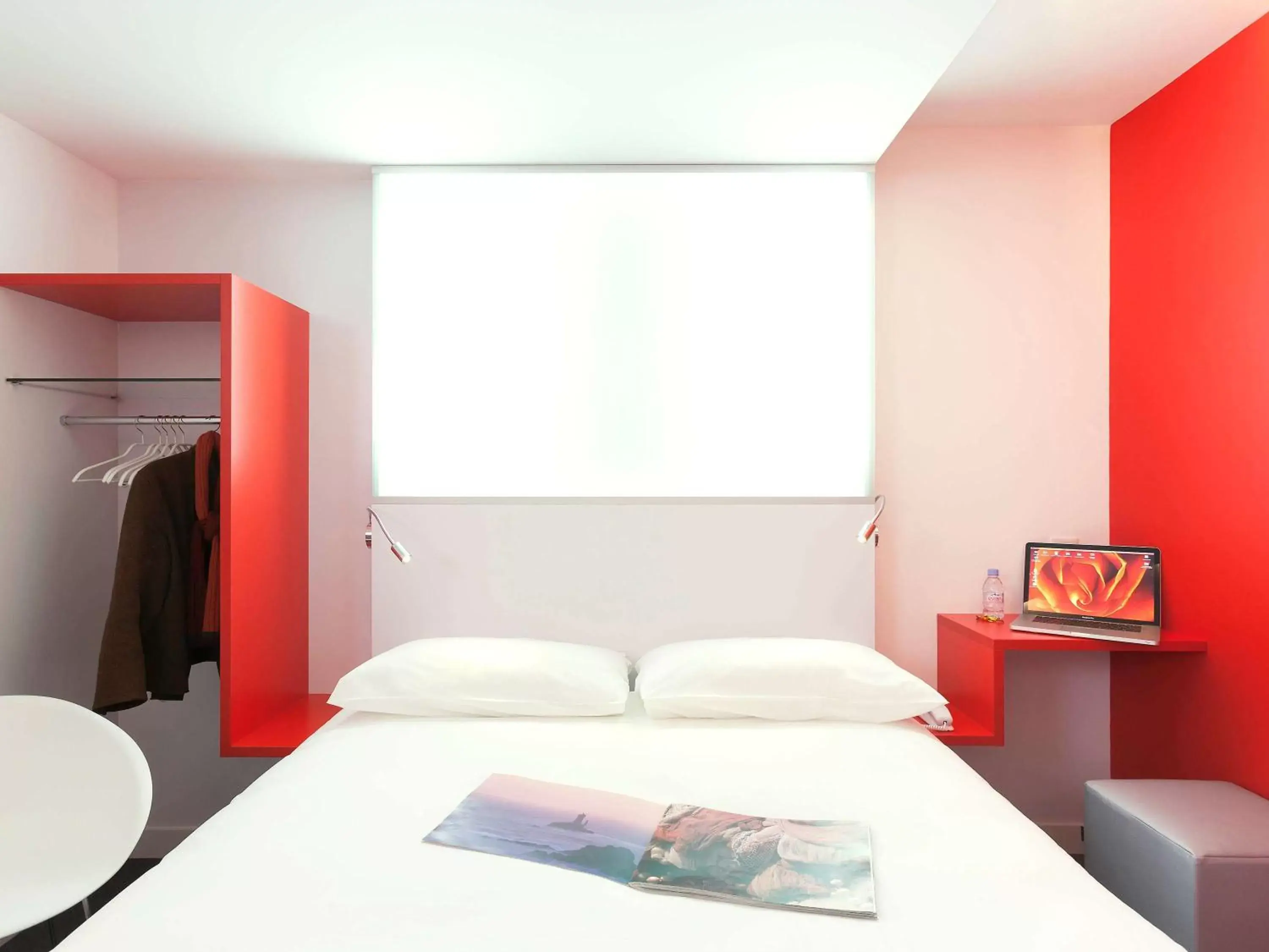 Photo of the whole room, Bed in ibis Styles Vannes Gare Centre