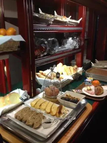 Buffet breakfast in Quick Palace Lyon Saint-Priest