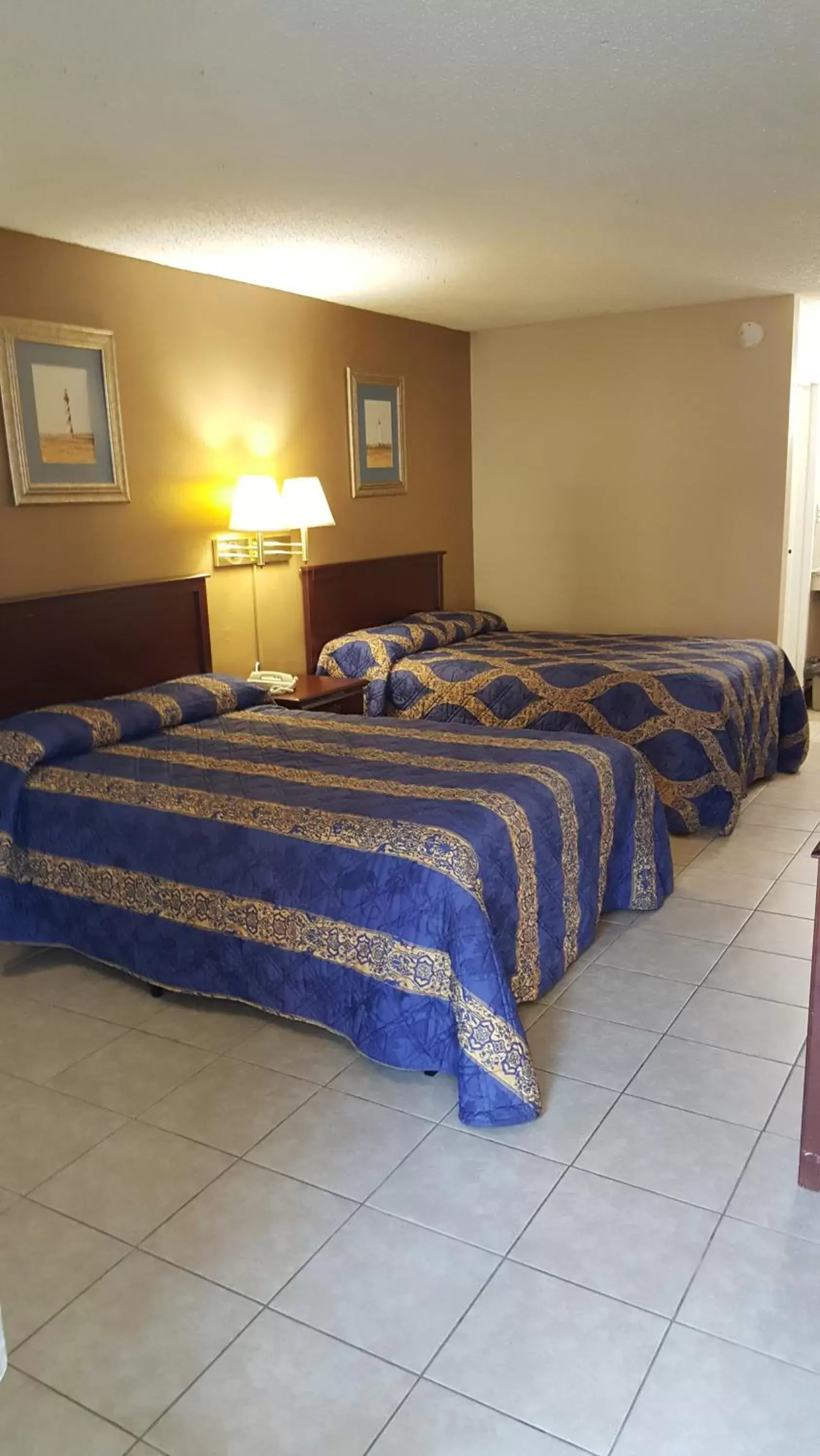 Bed in Red Carpet Inn Kinston Bed in Red Carpet Inn Kinston