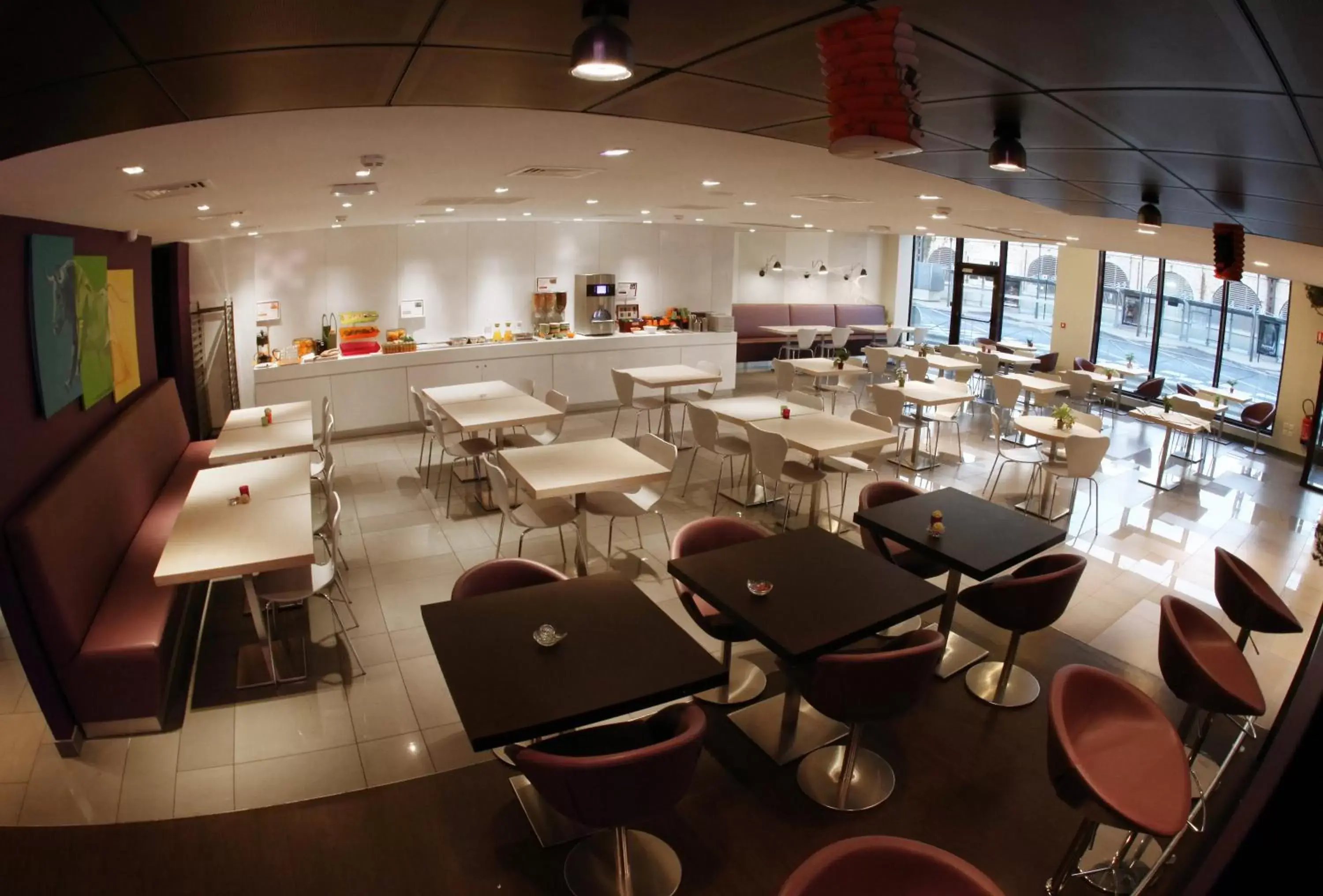 Restaurant/Places to Eat in ibis Styles Nimes Gare Centre