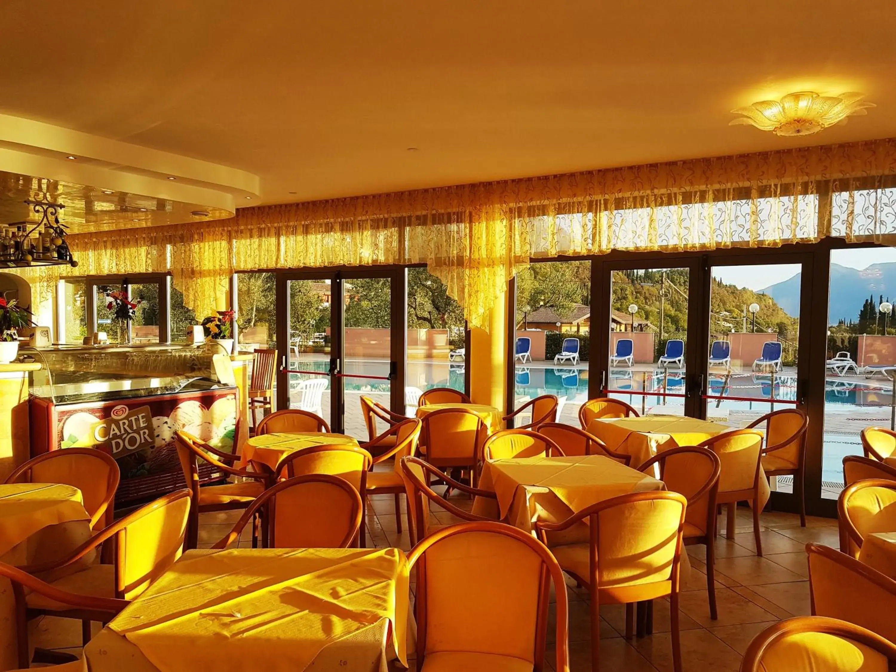 Lounge or bar, Restaurant/Places to Eat in Hotel Piccolo Paradiso