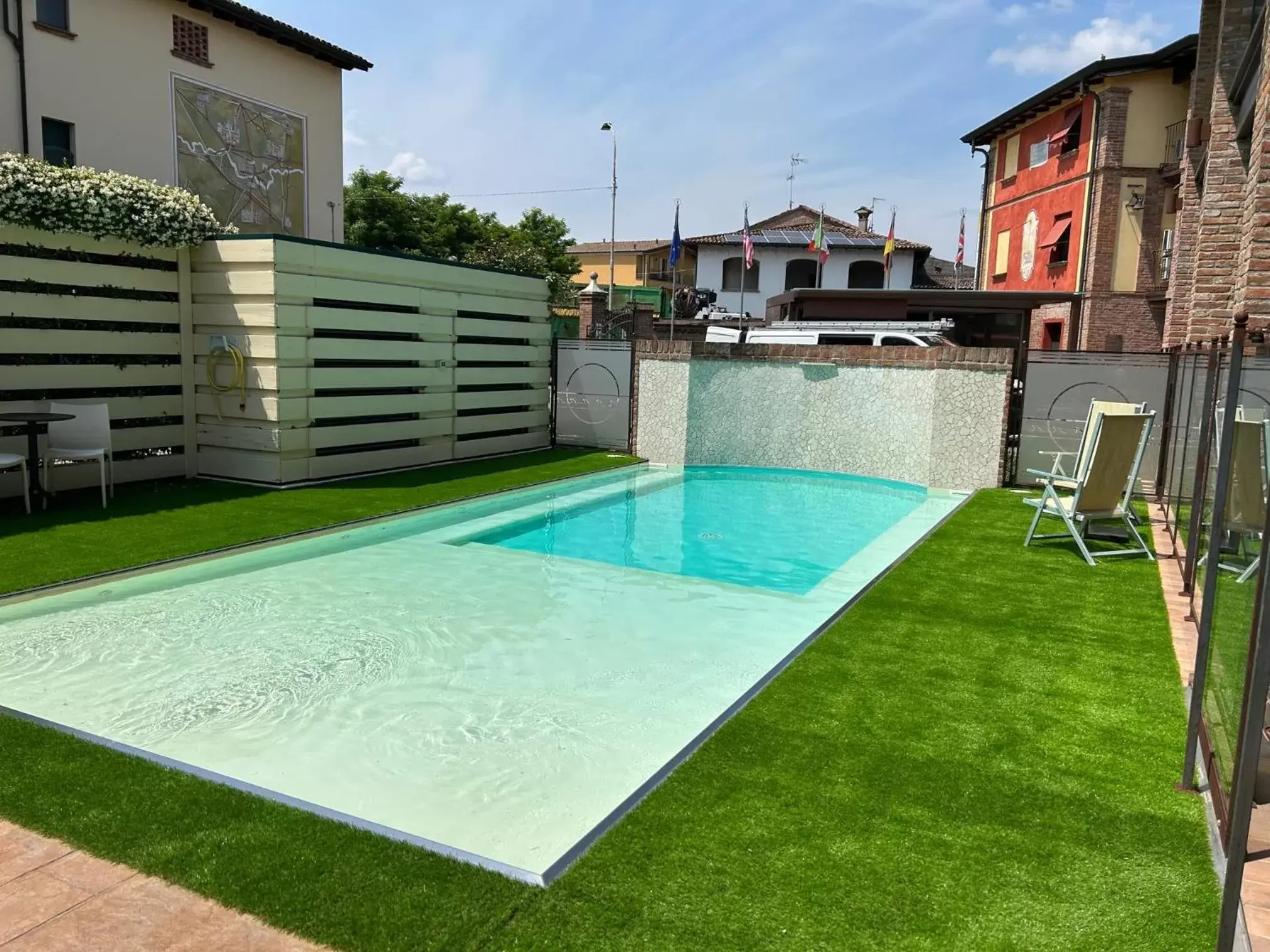 Swimming Pool in Luna Residence Hotel