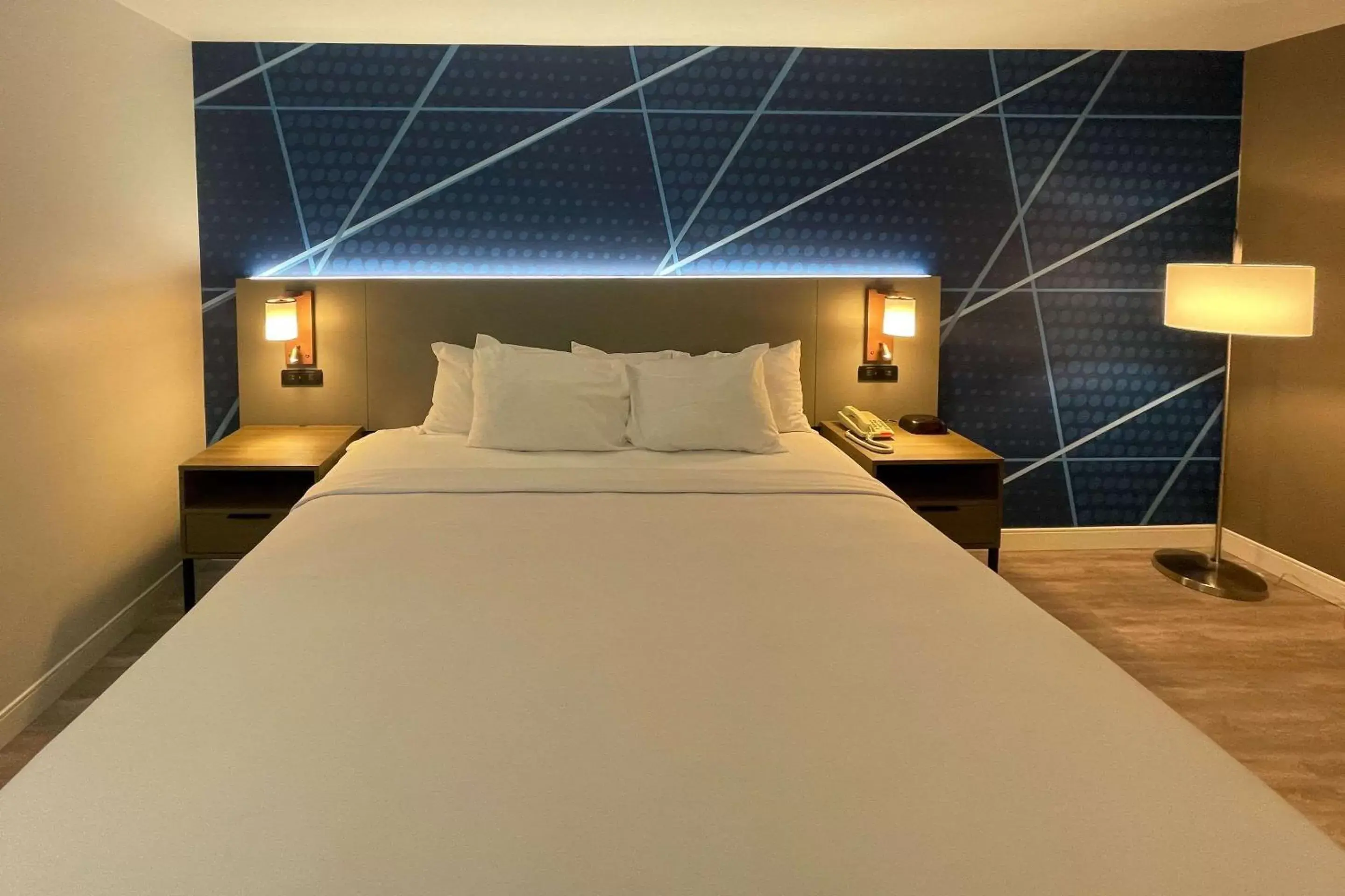 Bedroom, Bed in Ramada by Wyndham Salt Lake City