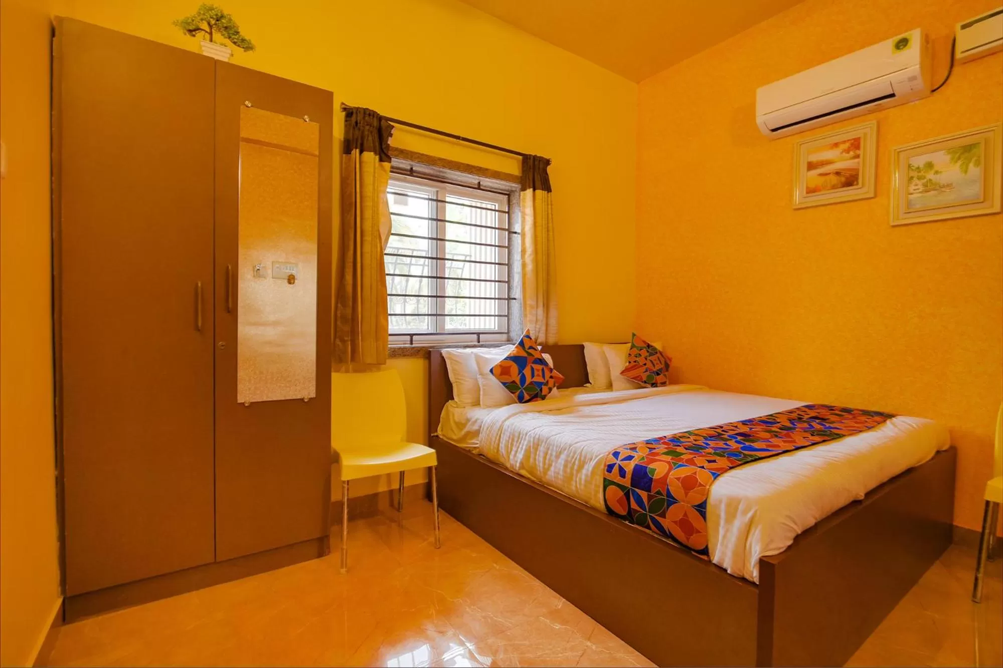 Bed in FabHotel Vijaylakshmi Stay Inn - Nr Chennai International Airport