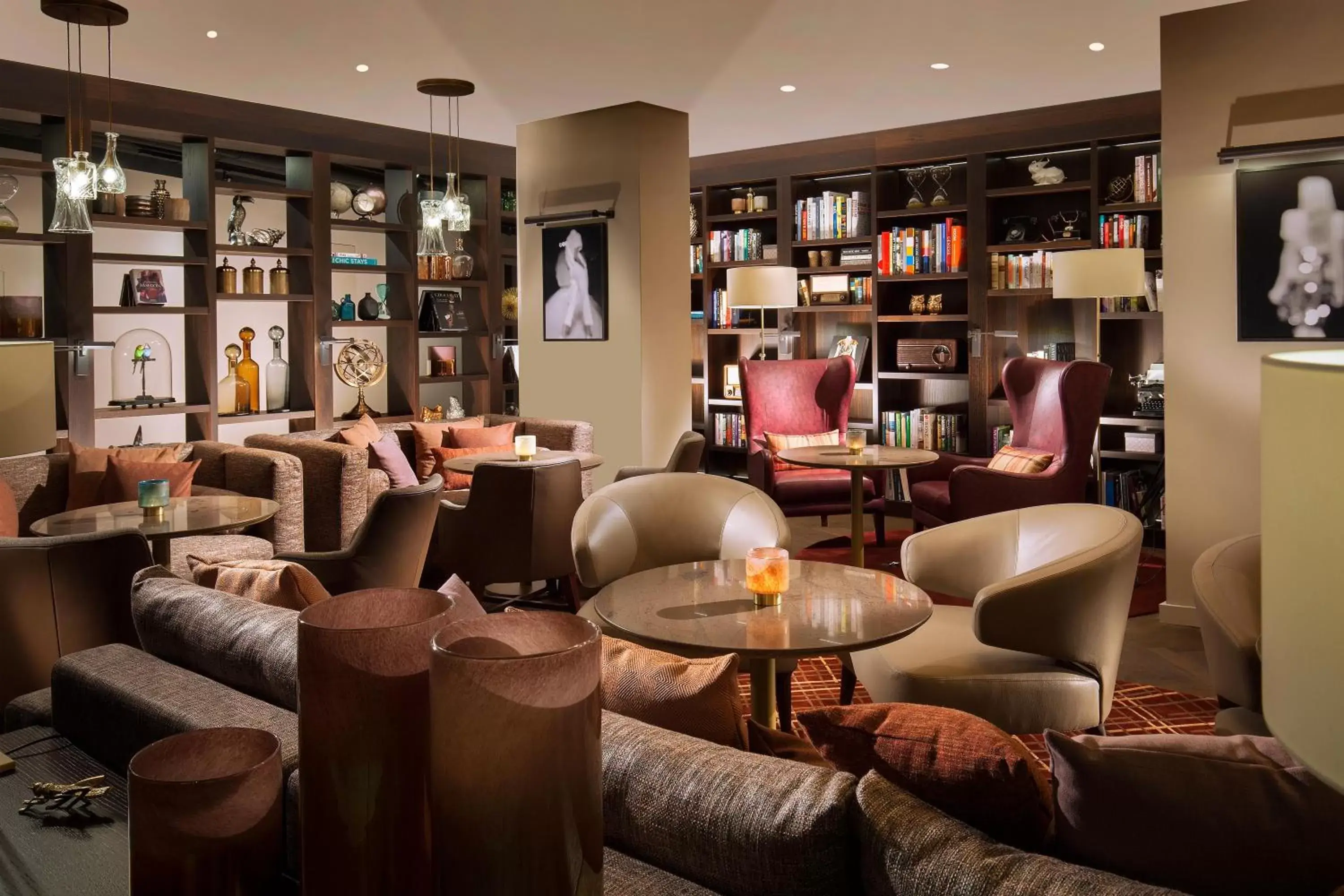 Communal lounge/ TV room, Lounge/Bar in Acasa Suites