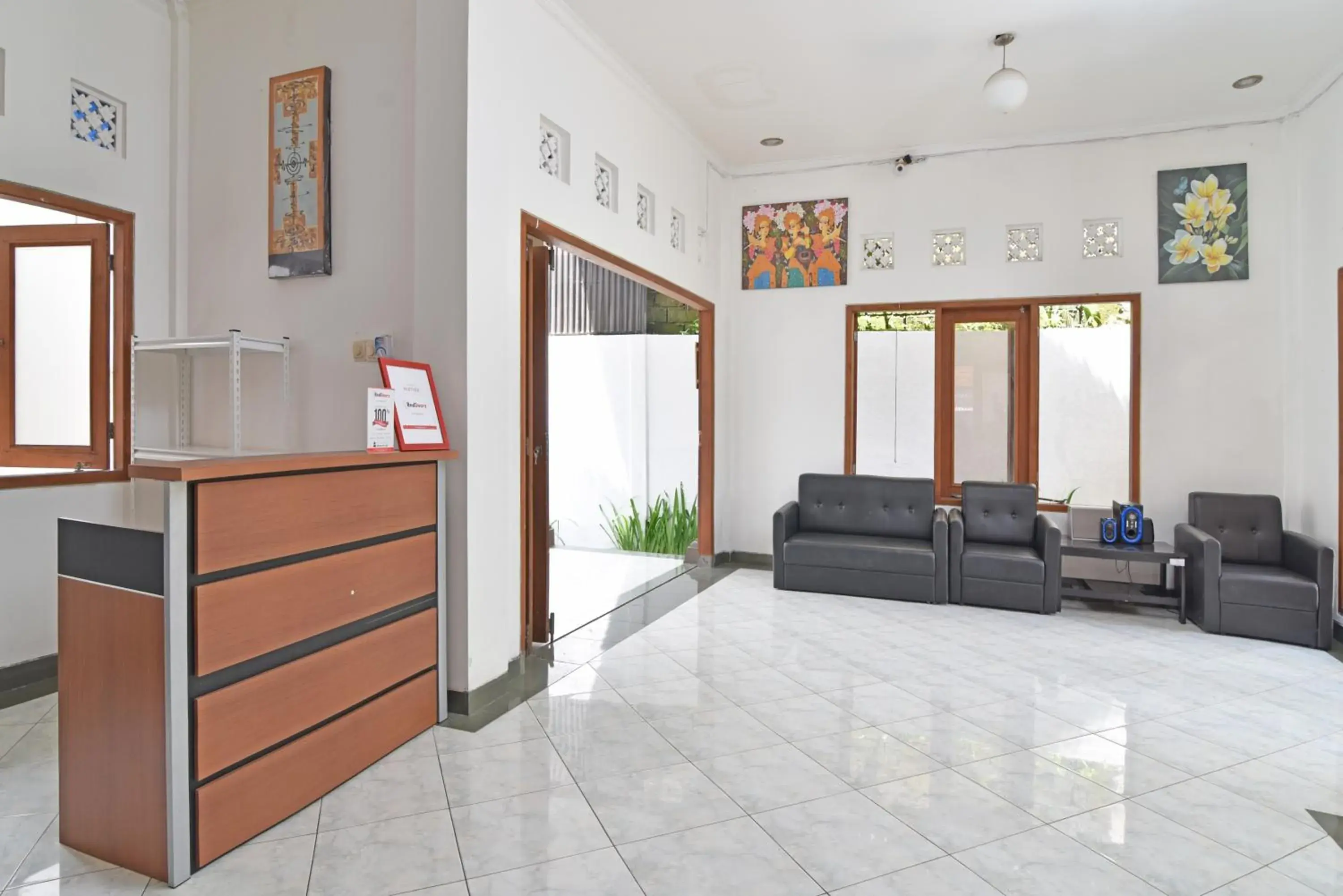 Lobby or reception, Lobby/Reception in RedDoorz @ Jalan Gatot Subroto Denpasar