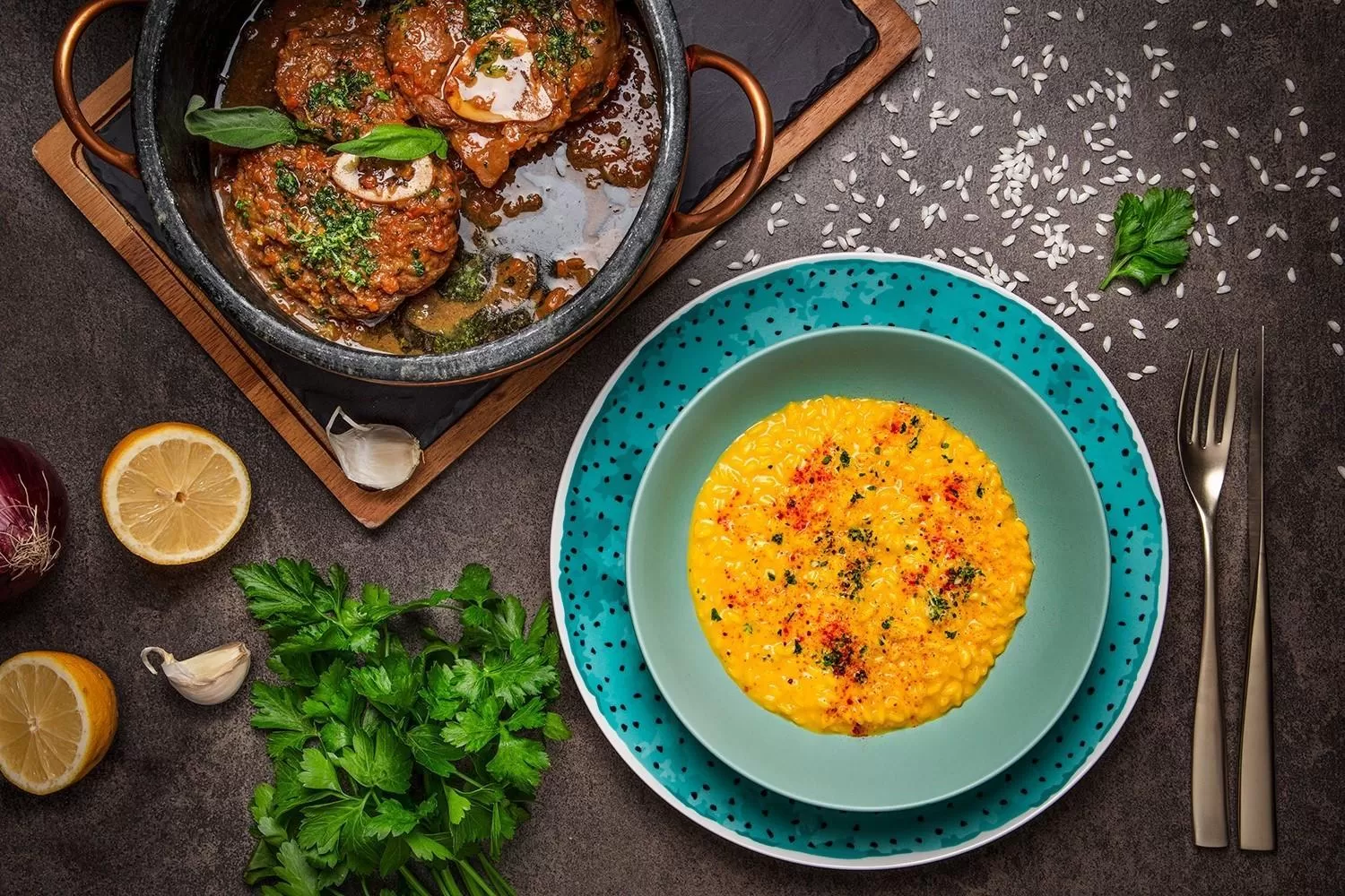 Restaurant/places to eat in Victoria Hotel & Residence