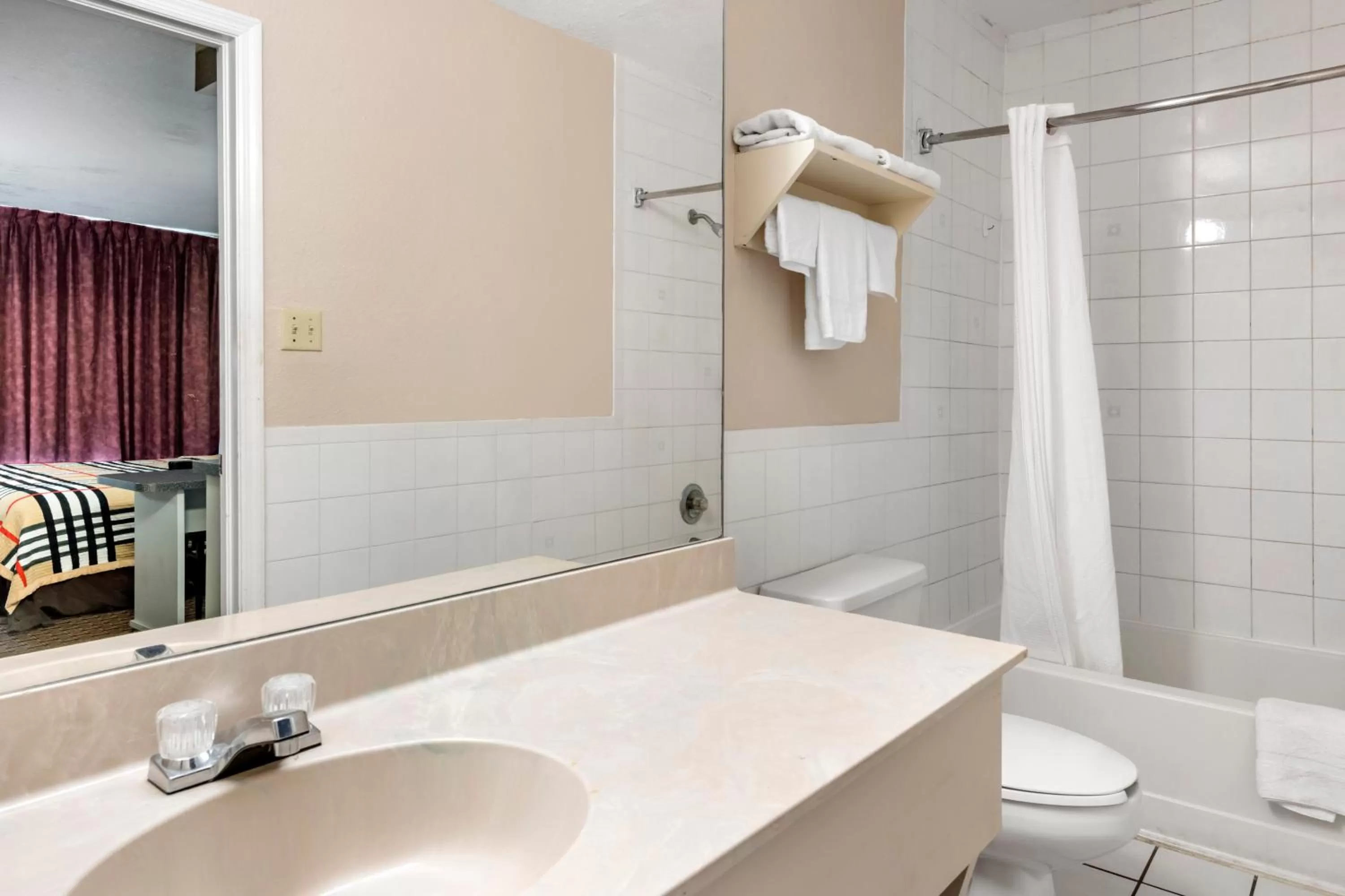 King Room - Smoking  in Rodeway Inn New Port Richey