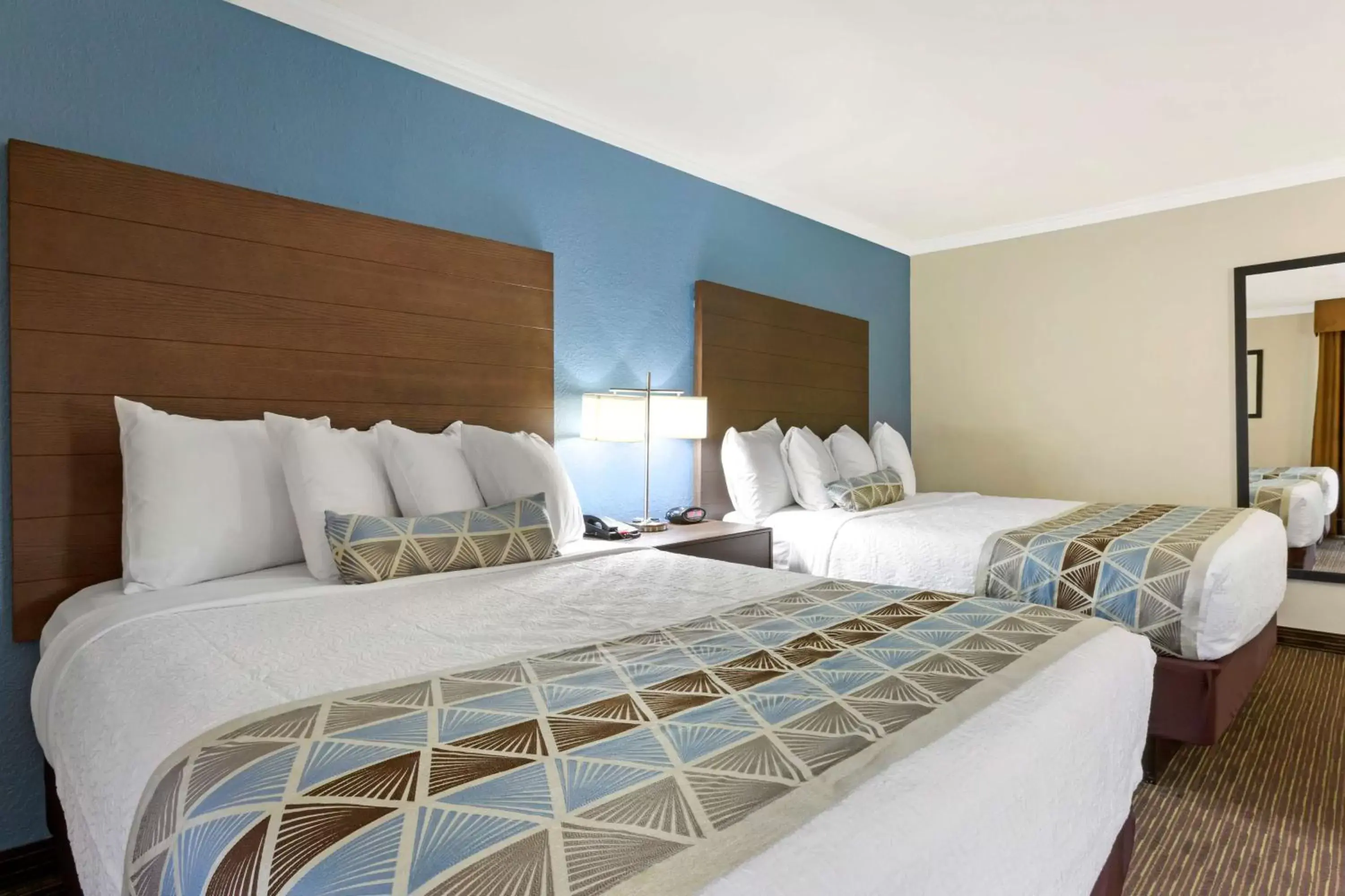 Bedroom, Bed in Best Western Airport Albuquerque InnSuites Hotel & Suites