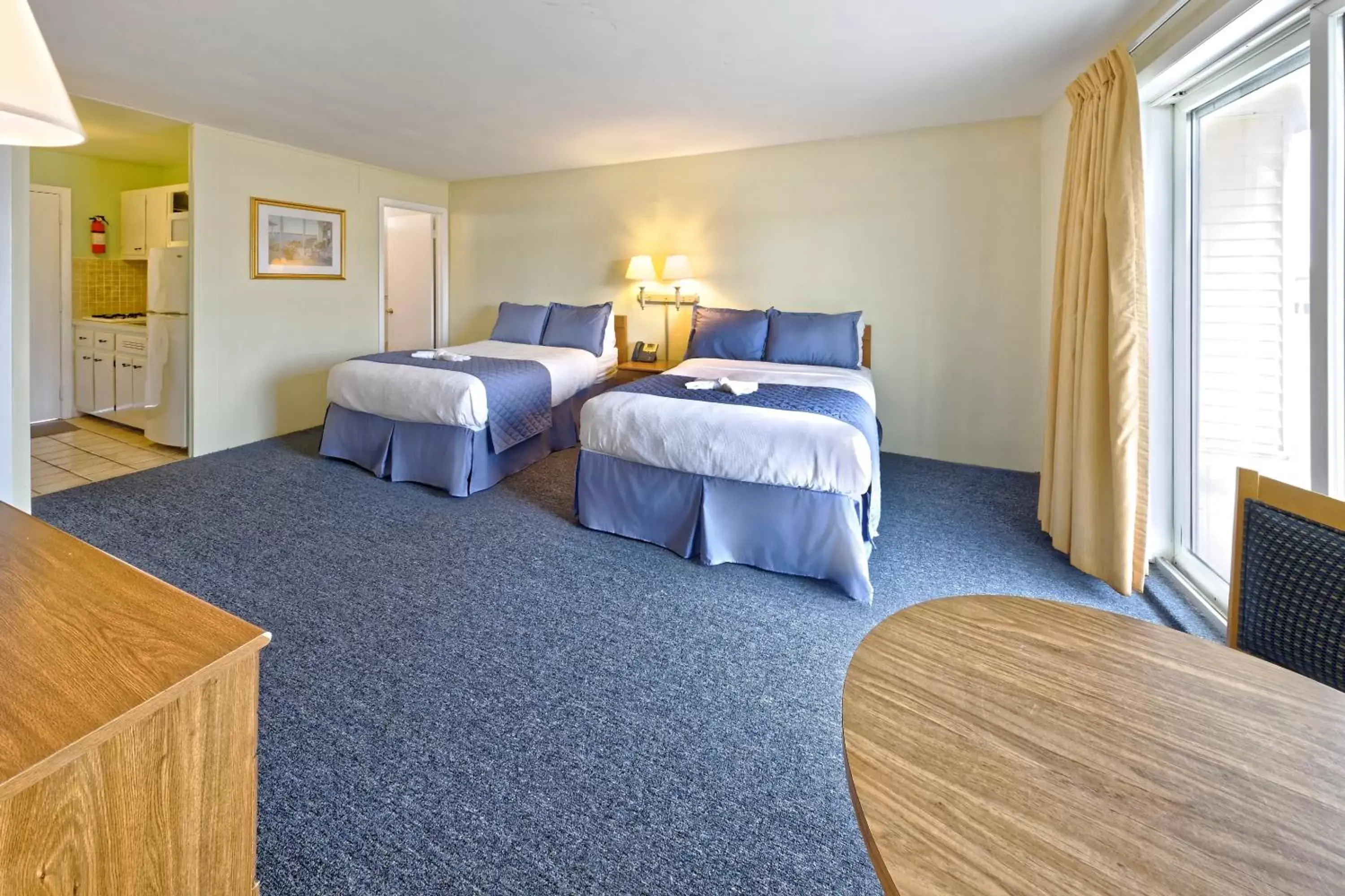 Photo of the whole room, Bed in Drifting Sands Oceanfront Hotel