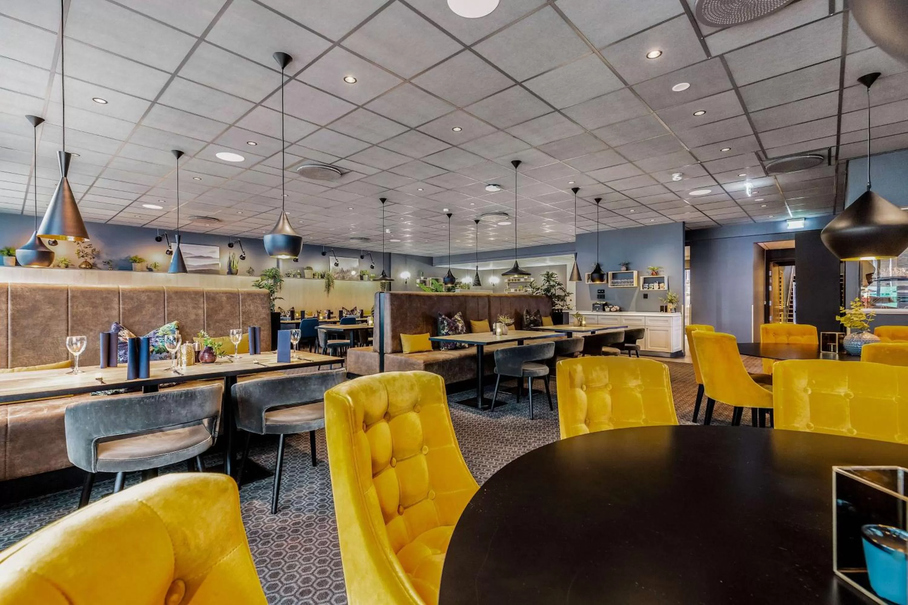 Restaurant/places to eat in Thon Partner Hotel Central