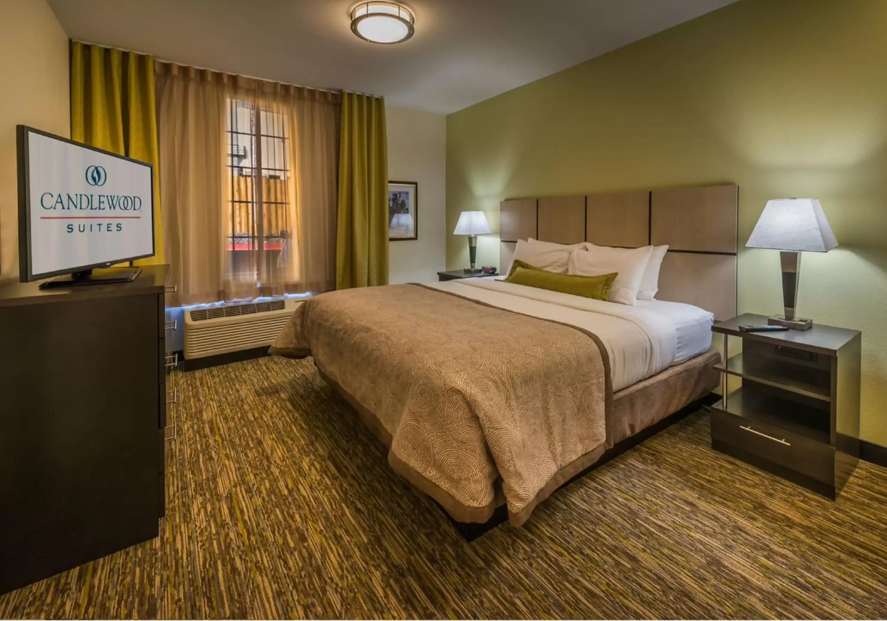 Bedroom, Bed in Candlewood Suites Winnemucca, an IHG Hotel