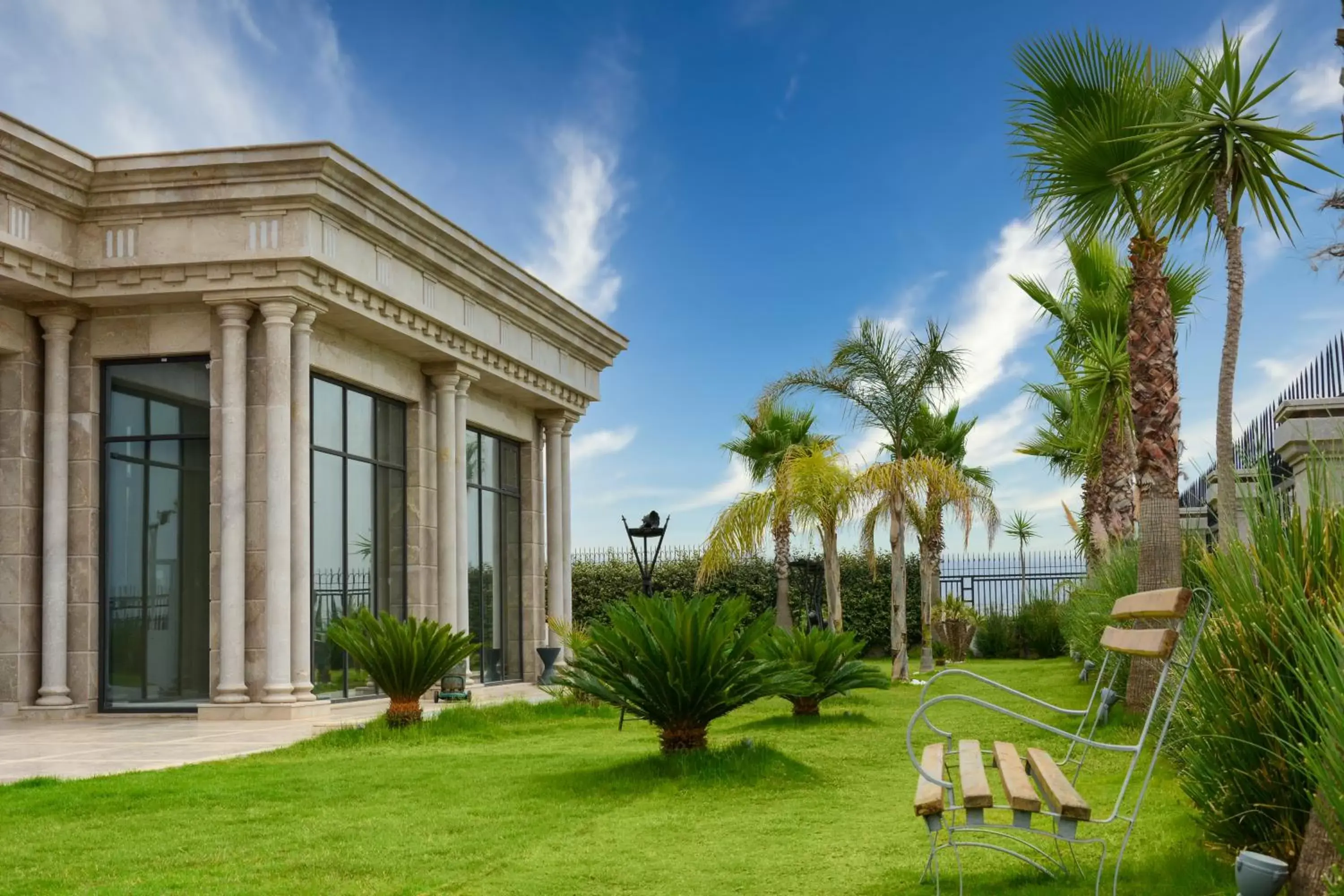 Garden, Property Building in Mövenpick Hotel du Lac Tunis