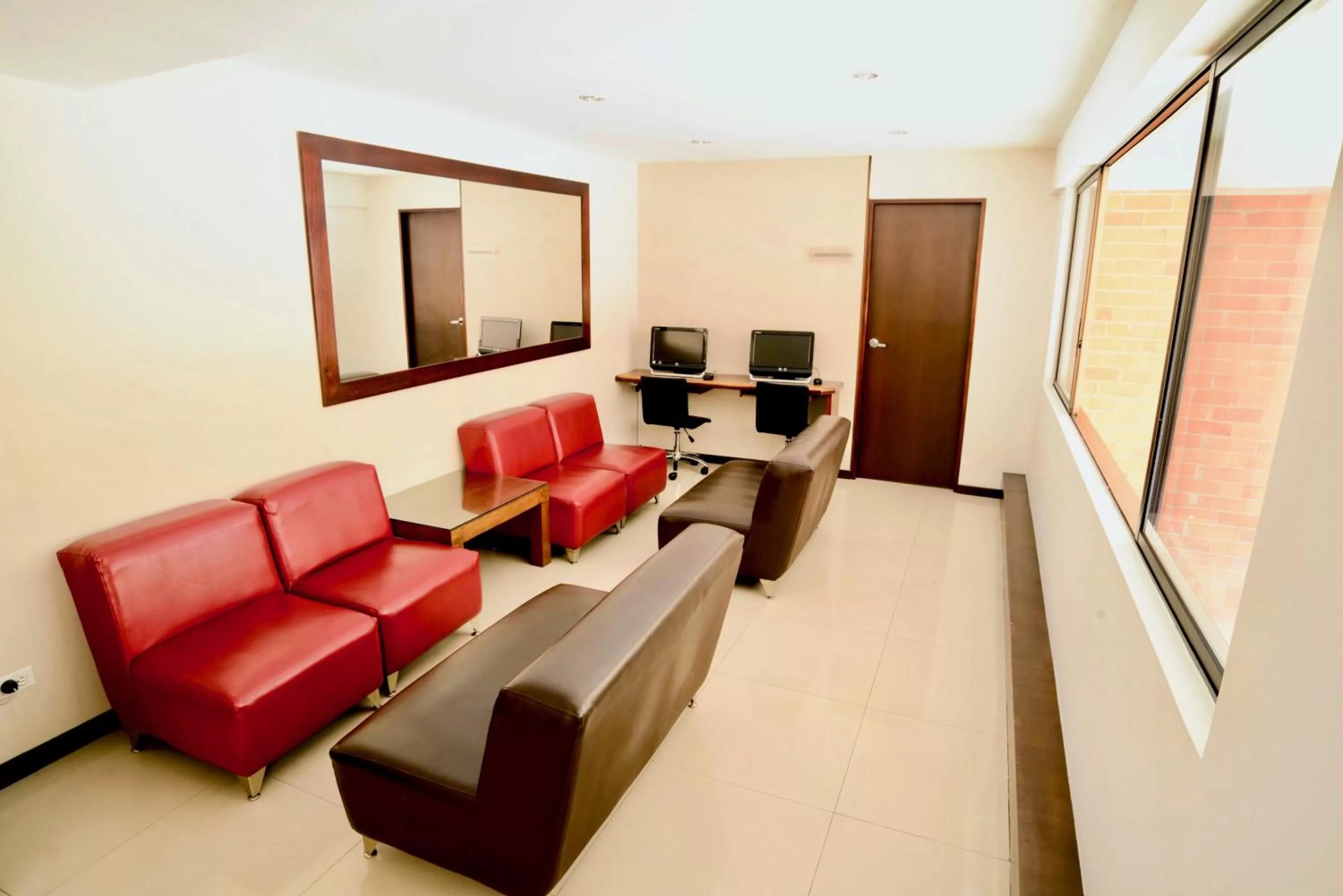 Area and facilities in Portal del Rodeo ApartaHotel - Arkadia Mall