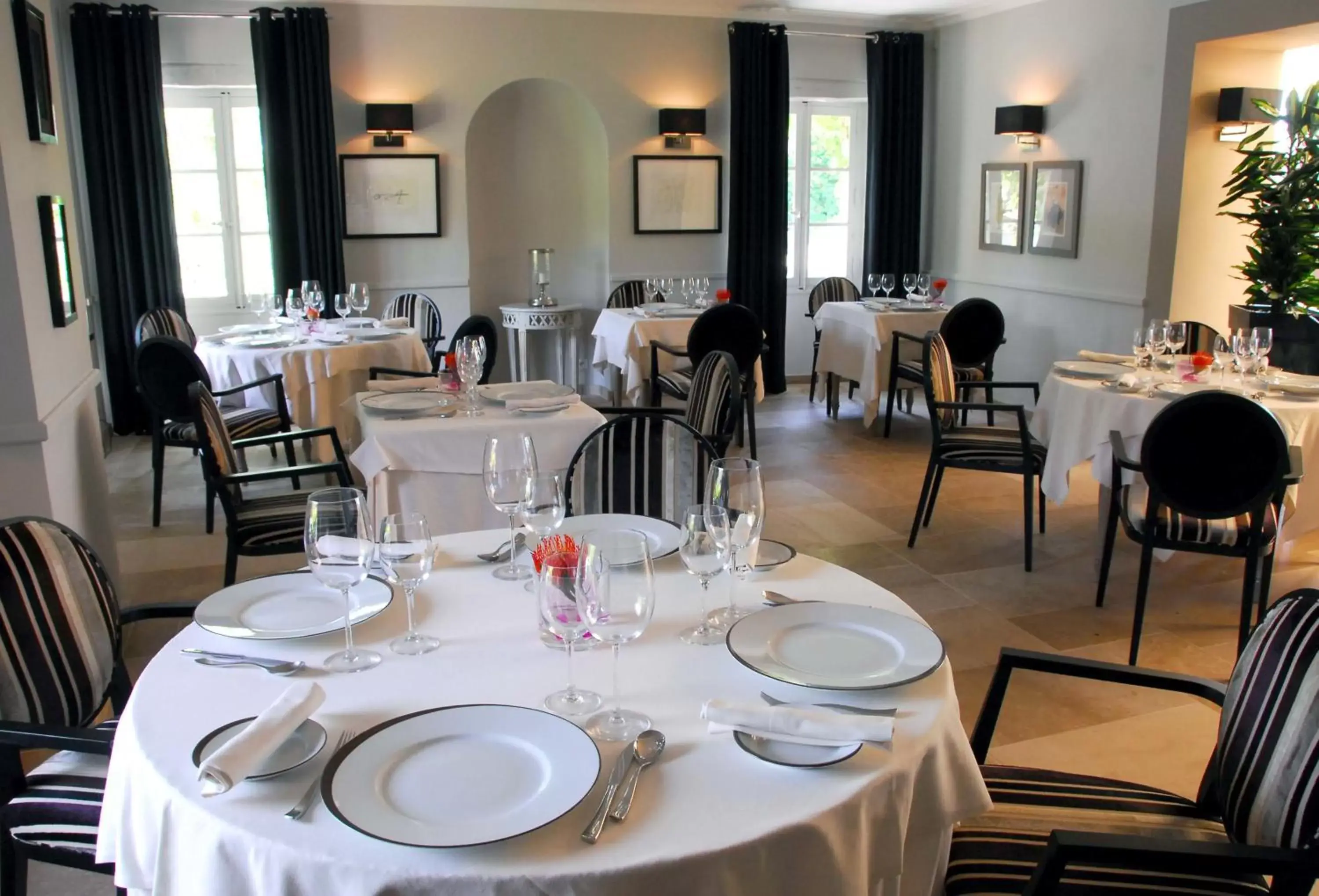Restaurant/Places to Eat in Hôtel De Mougins