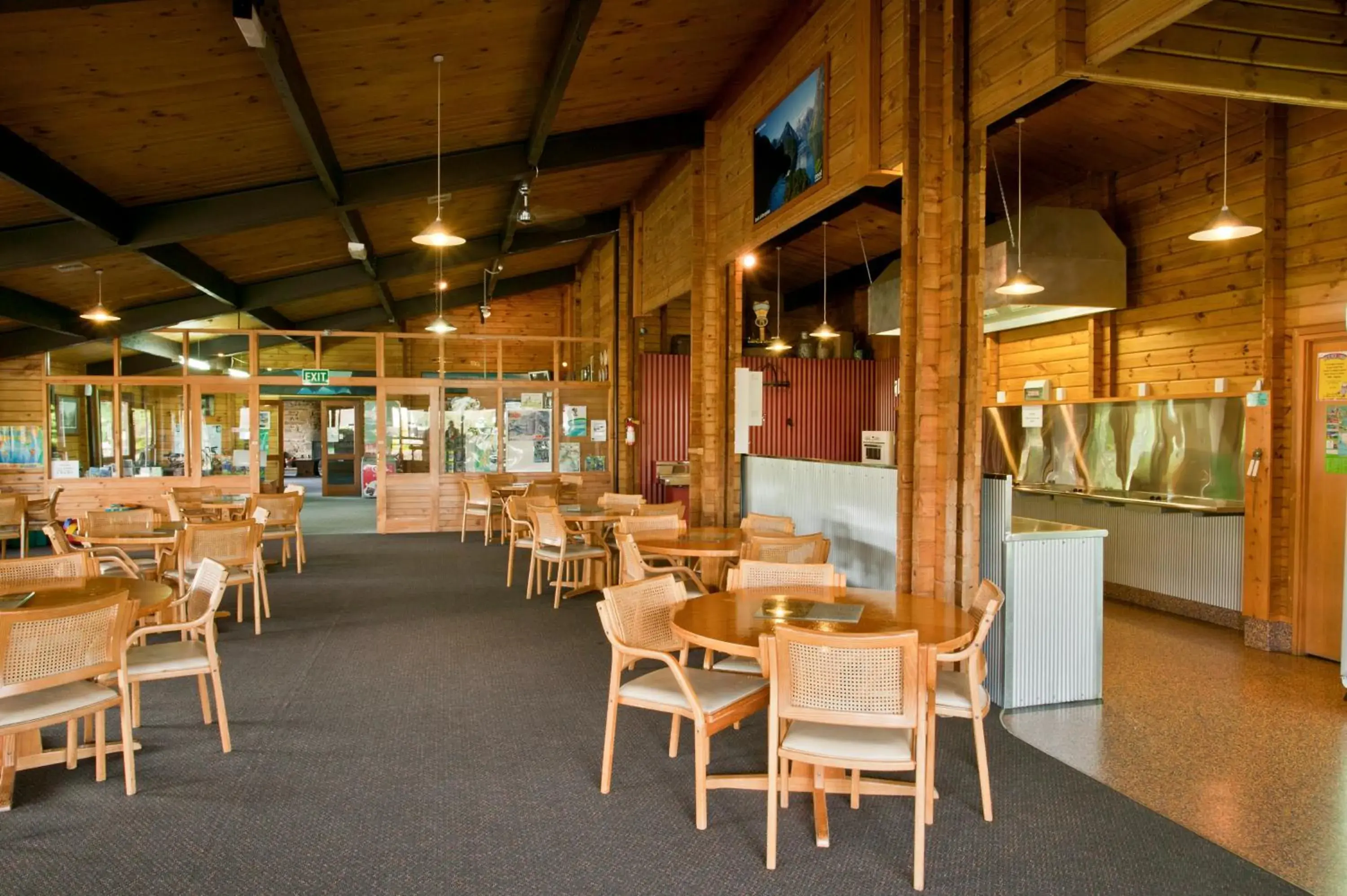 Communal kitchen, Restaurant/Places to Eat in Te Anau Top 10 Holiday Park and Motels