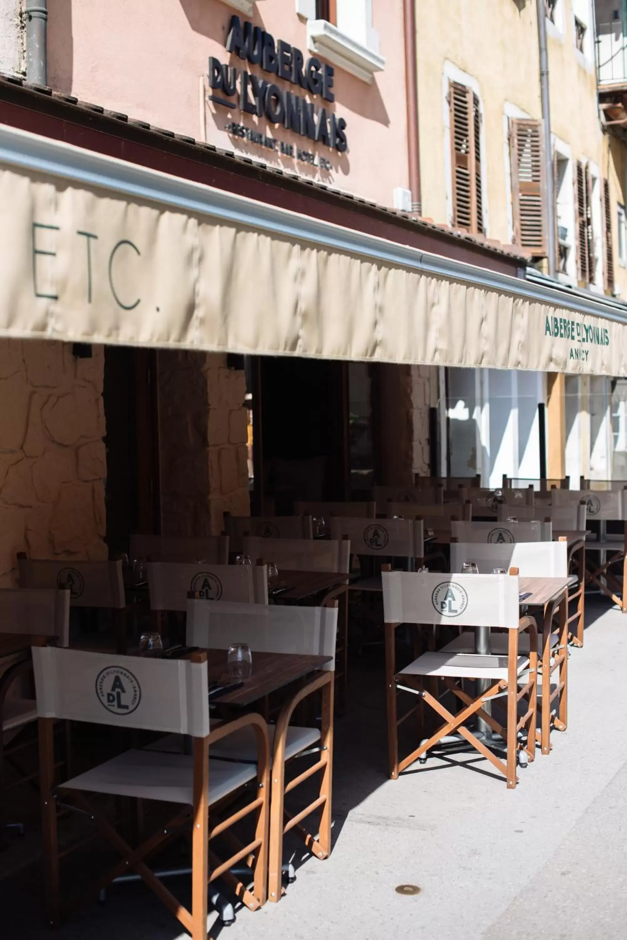 Restaurant/places to eat in Auberge du Lyonnais