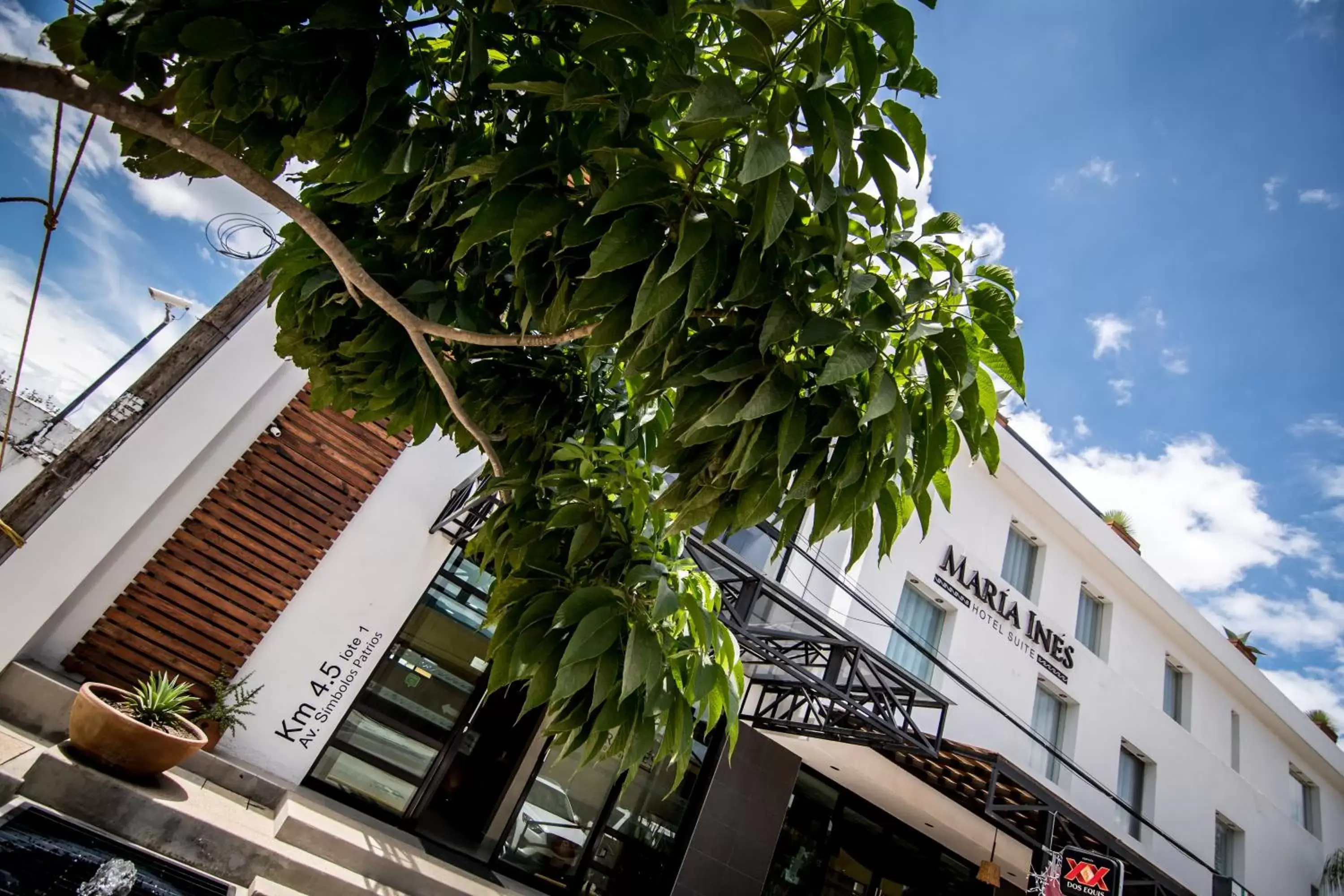 Facade/entrance, Property Building in Maria Ines Hotel Suite