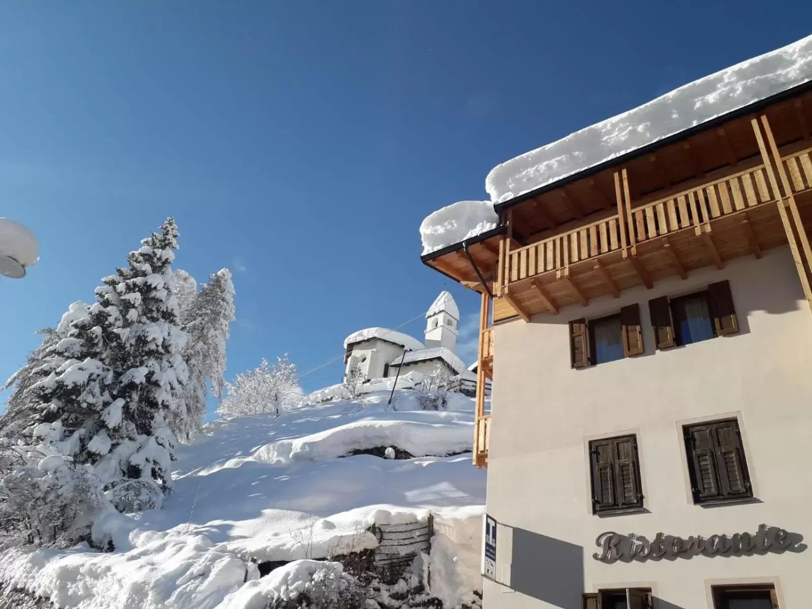 Property building, Winter in Albergo Alpino