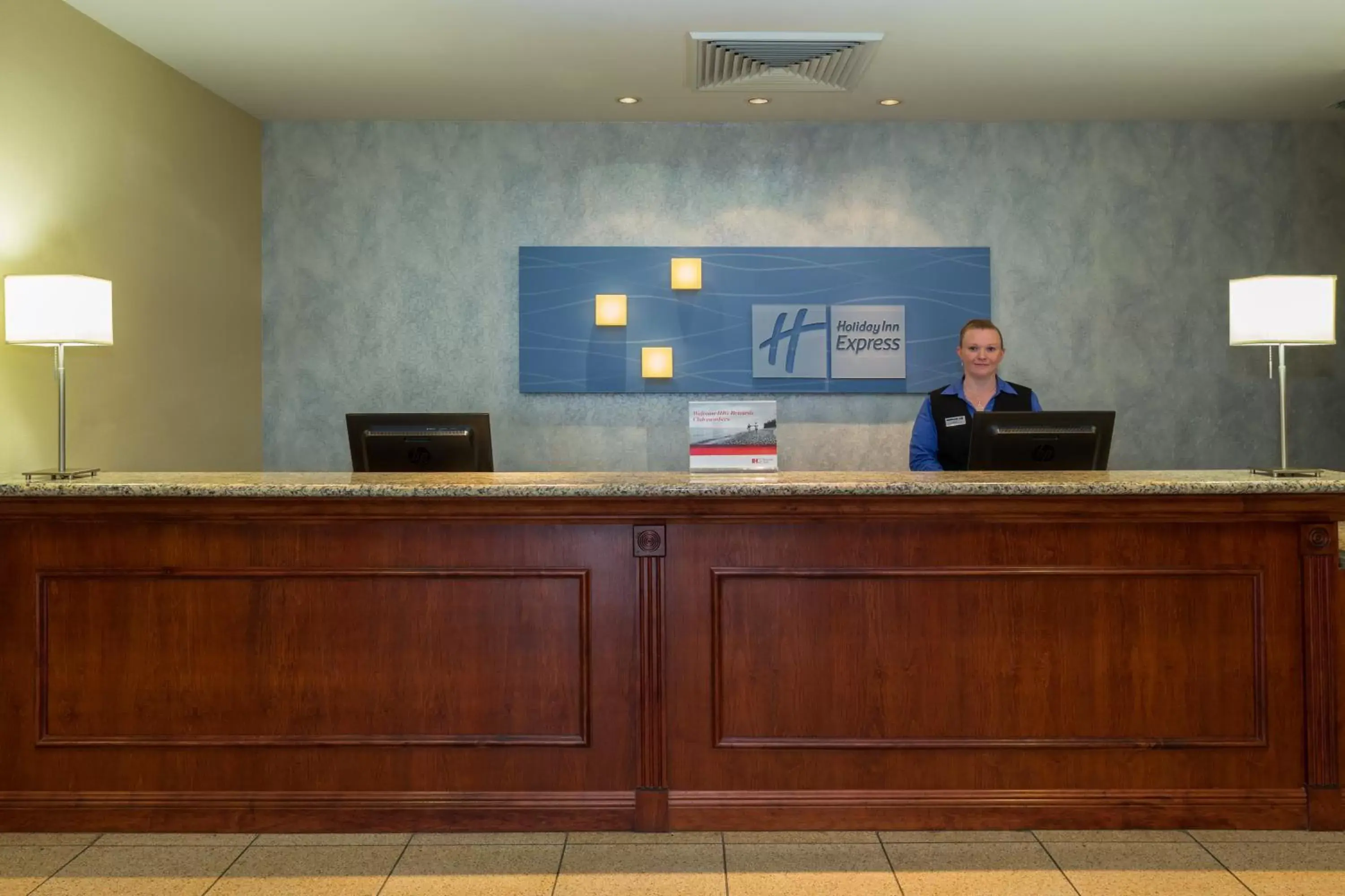 Property building, Lobby/Reception in Holiday Inn Express & Suites Sebring, an IHG Hotel