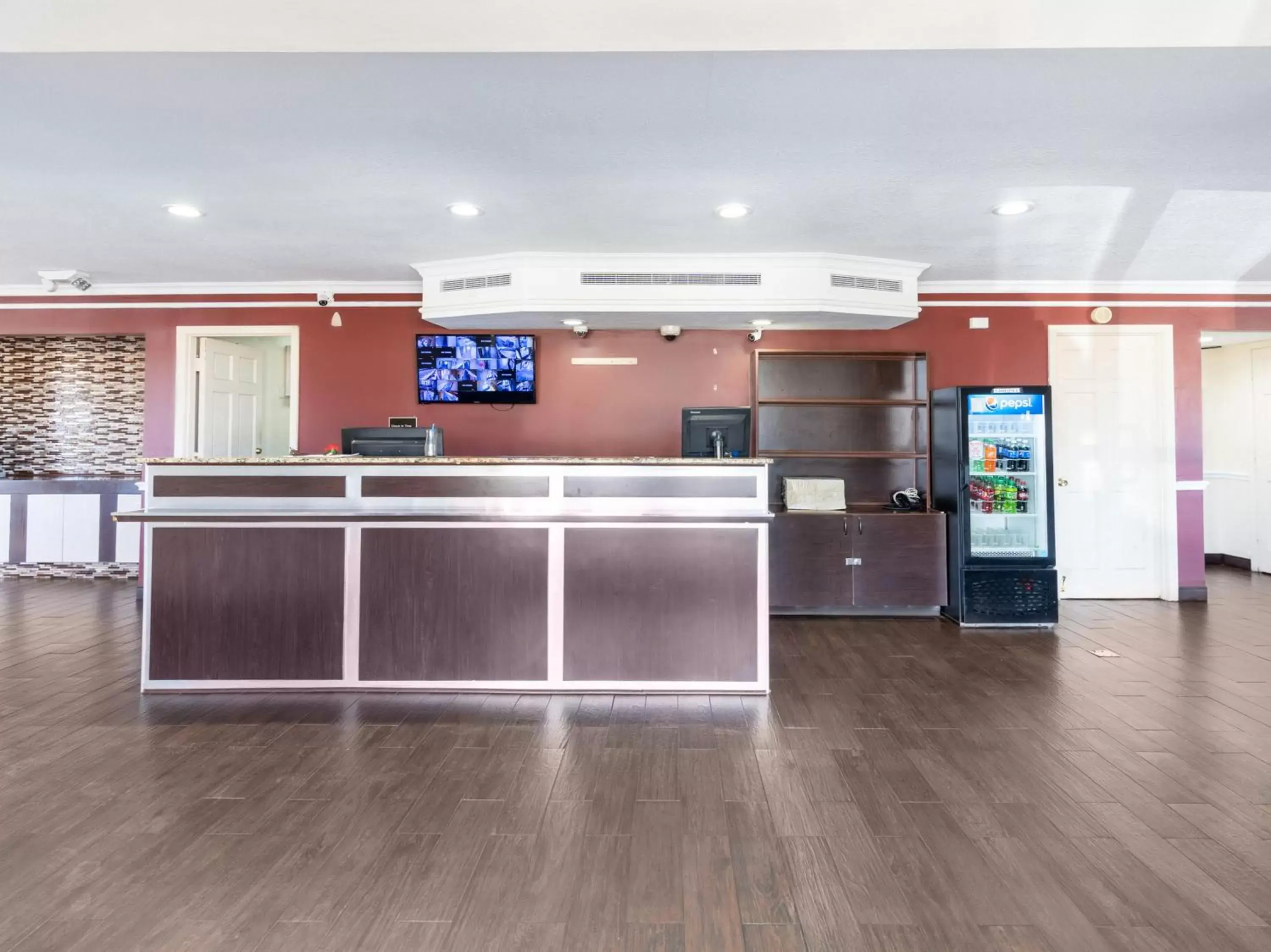 Lobby or reception, Lobby/Reception in OYO Hotel Tulsa N Sheridan Rd & Airport