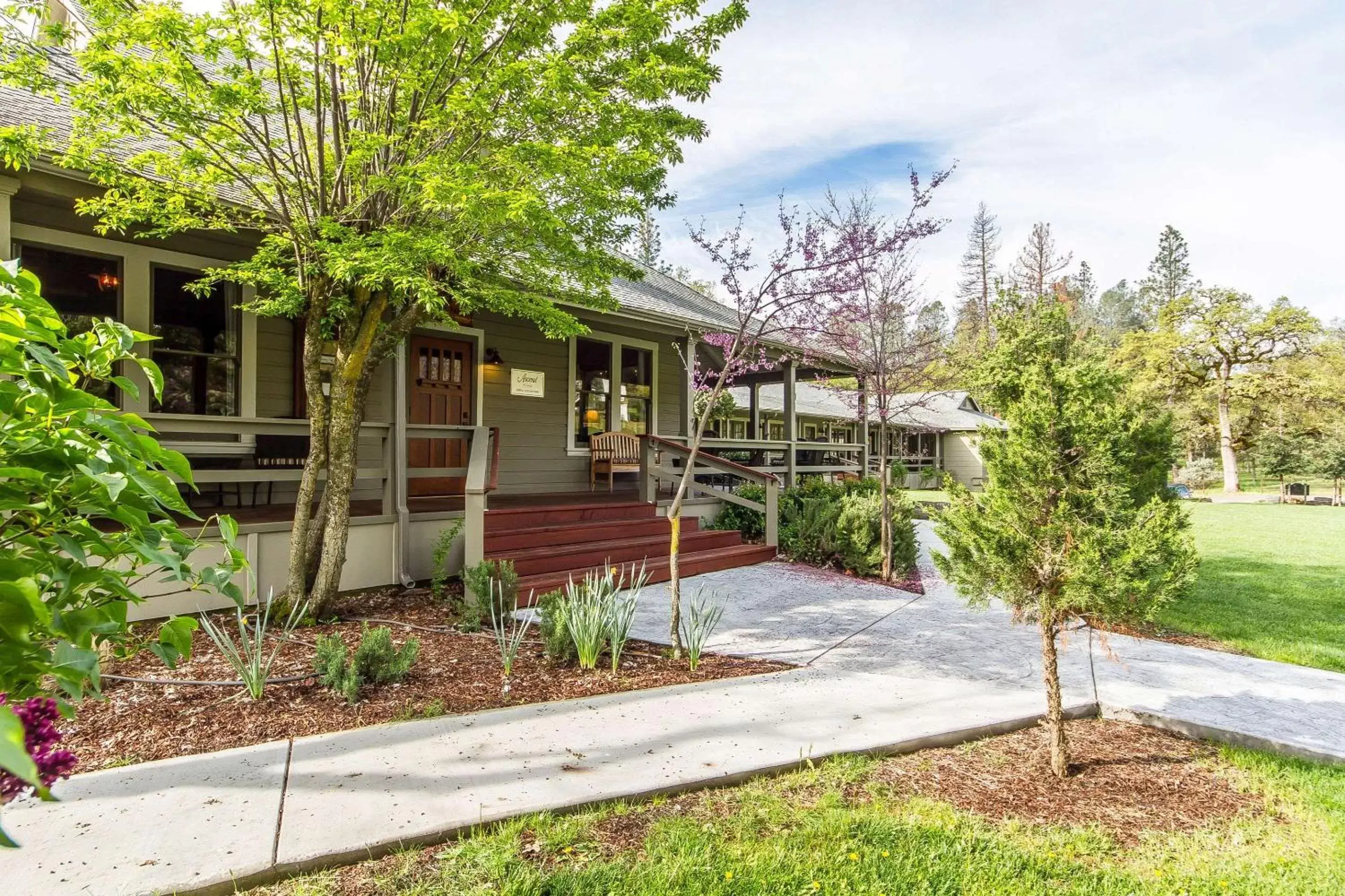 Property Building in Sierra Sky Ranch, Ascend Hotel Collection