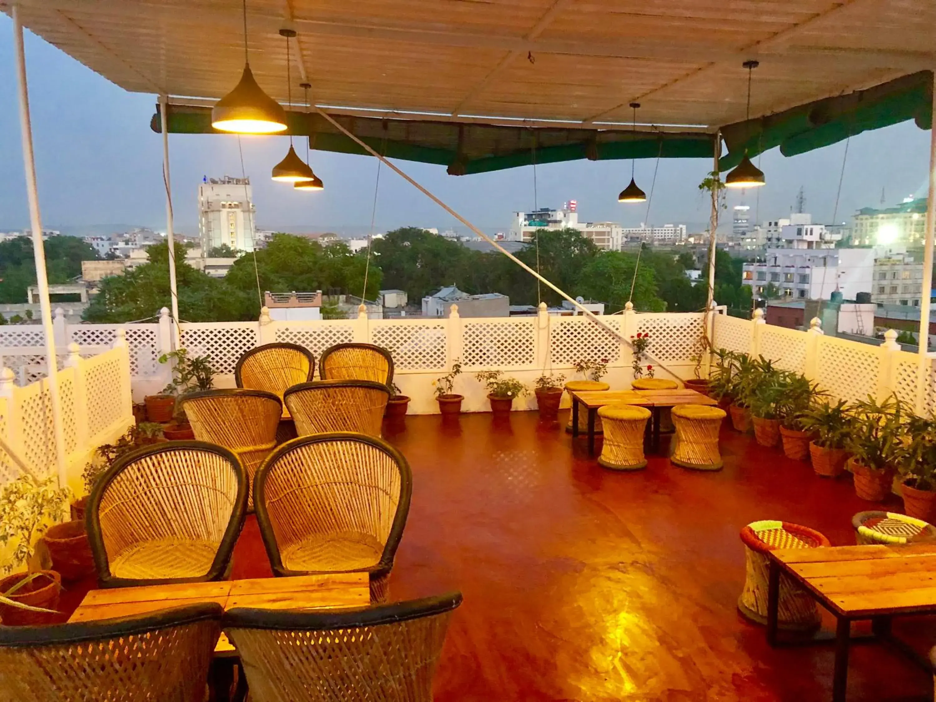Restaurant/places to eat in Tuk Tuk Backpackers- Near Jaipur Train Station Restaurant/places to eat in Tuk Tuk Backpackers- Near Jaipur Train Station