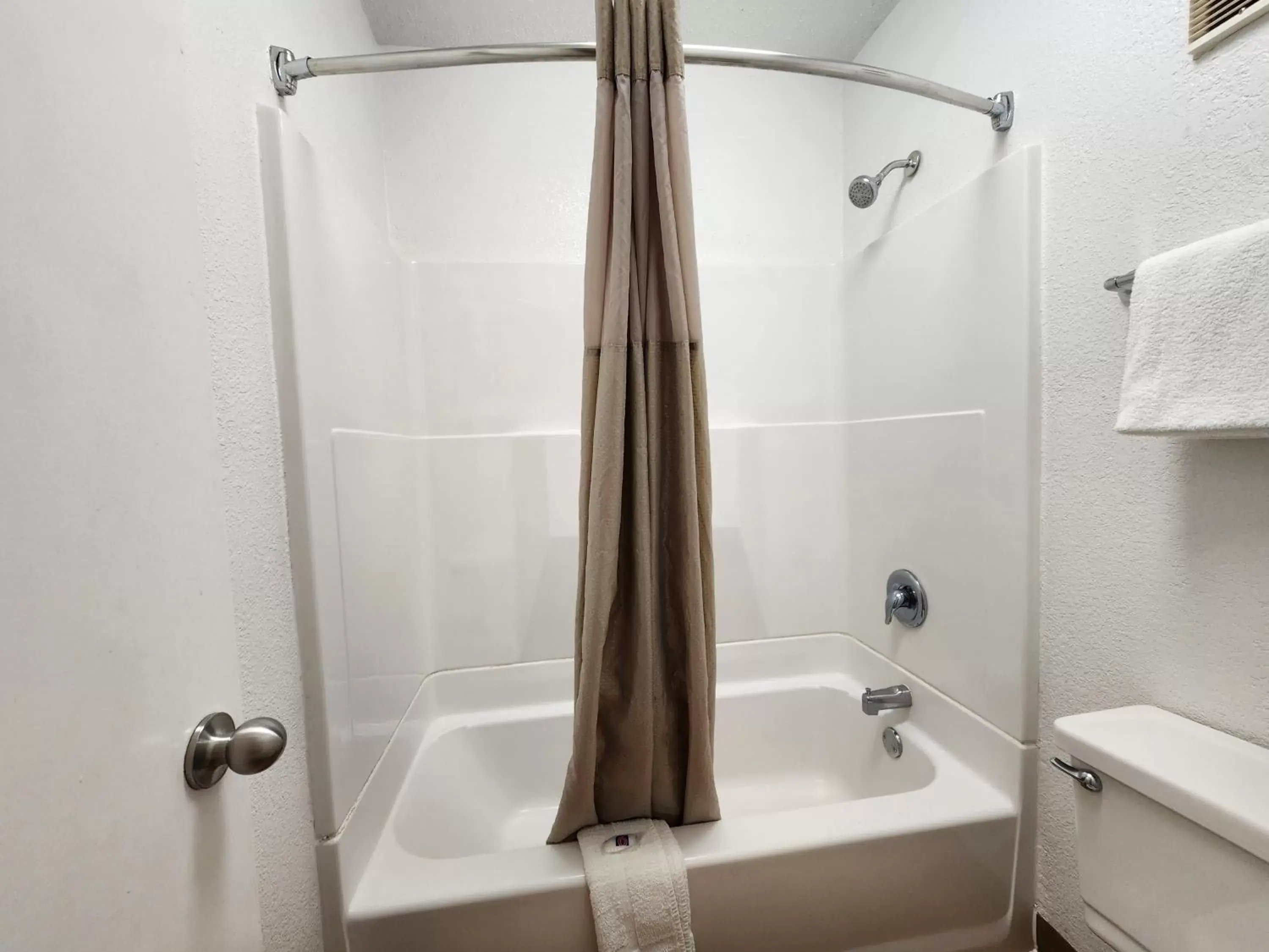 Shower, Bathroom in Motel 6-Baytown, TX - Baytown East