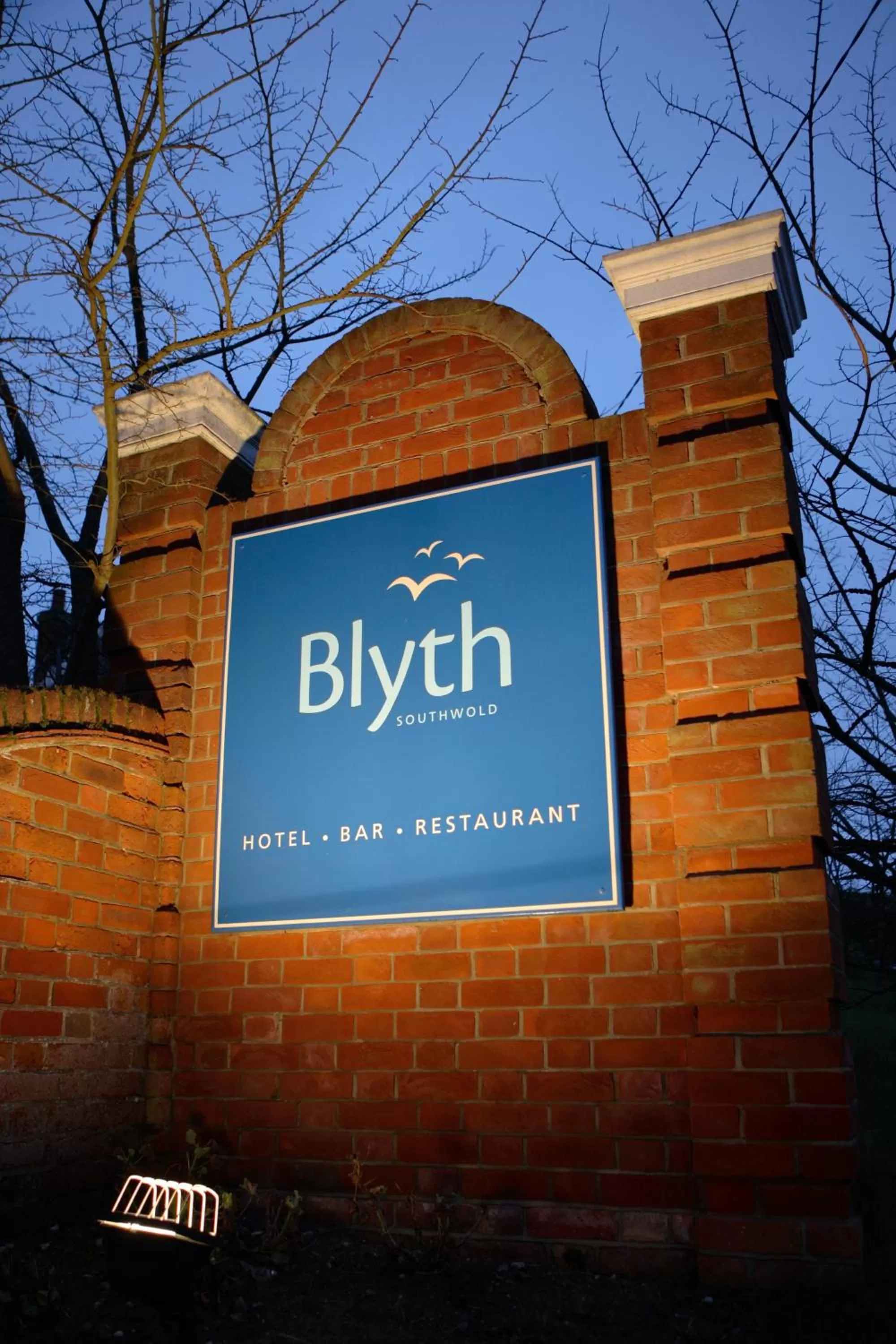 Facade/entrance, Property Building in Blyth Hotel