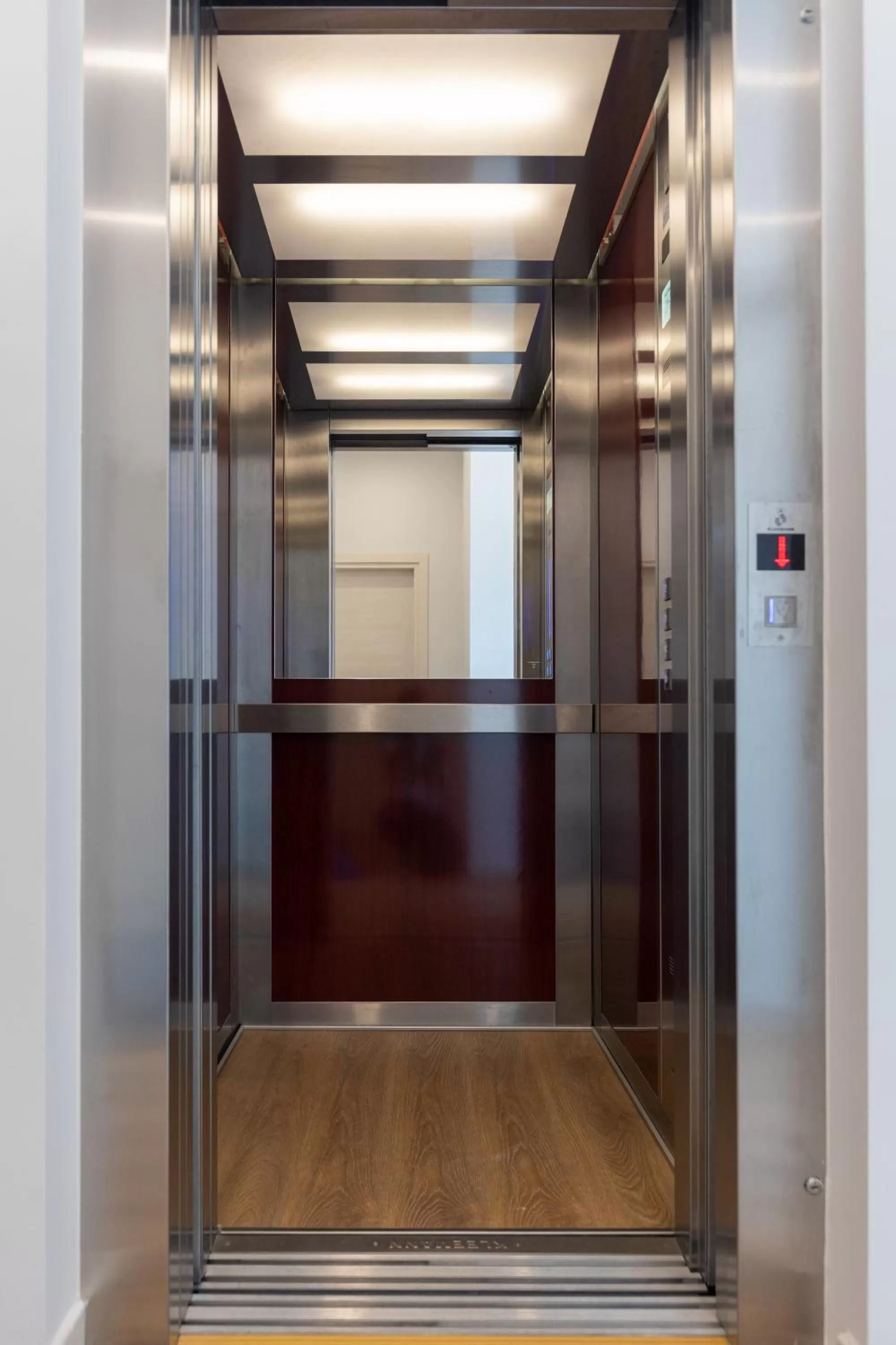 elevator in Hotel Boutique Vila 135