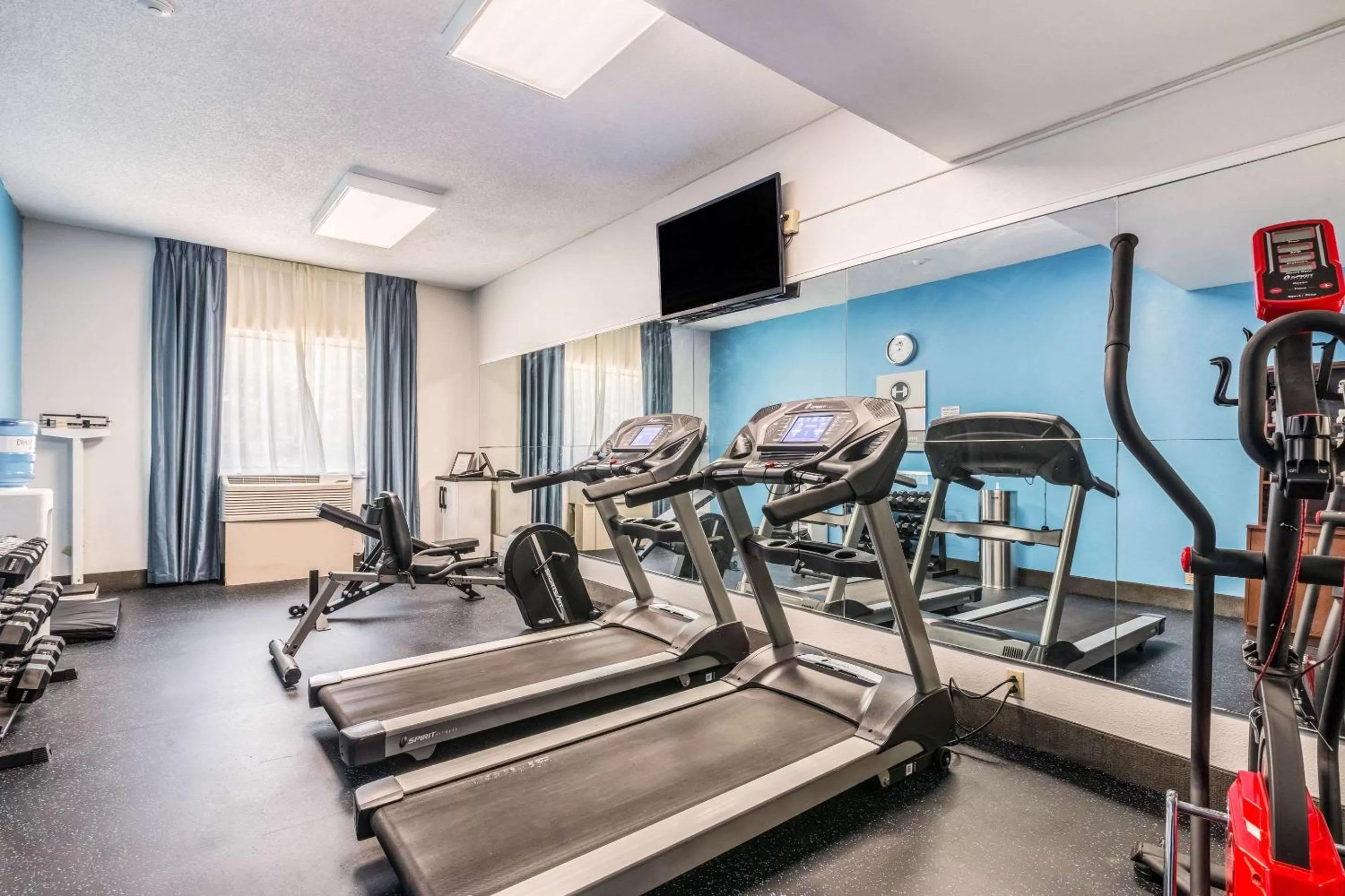 Fitness centre/facilities in Lake Norman Inn and Suites