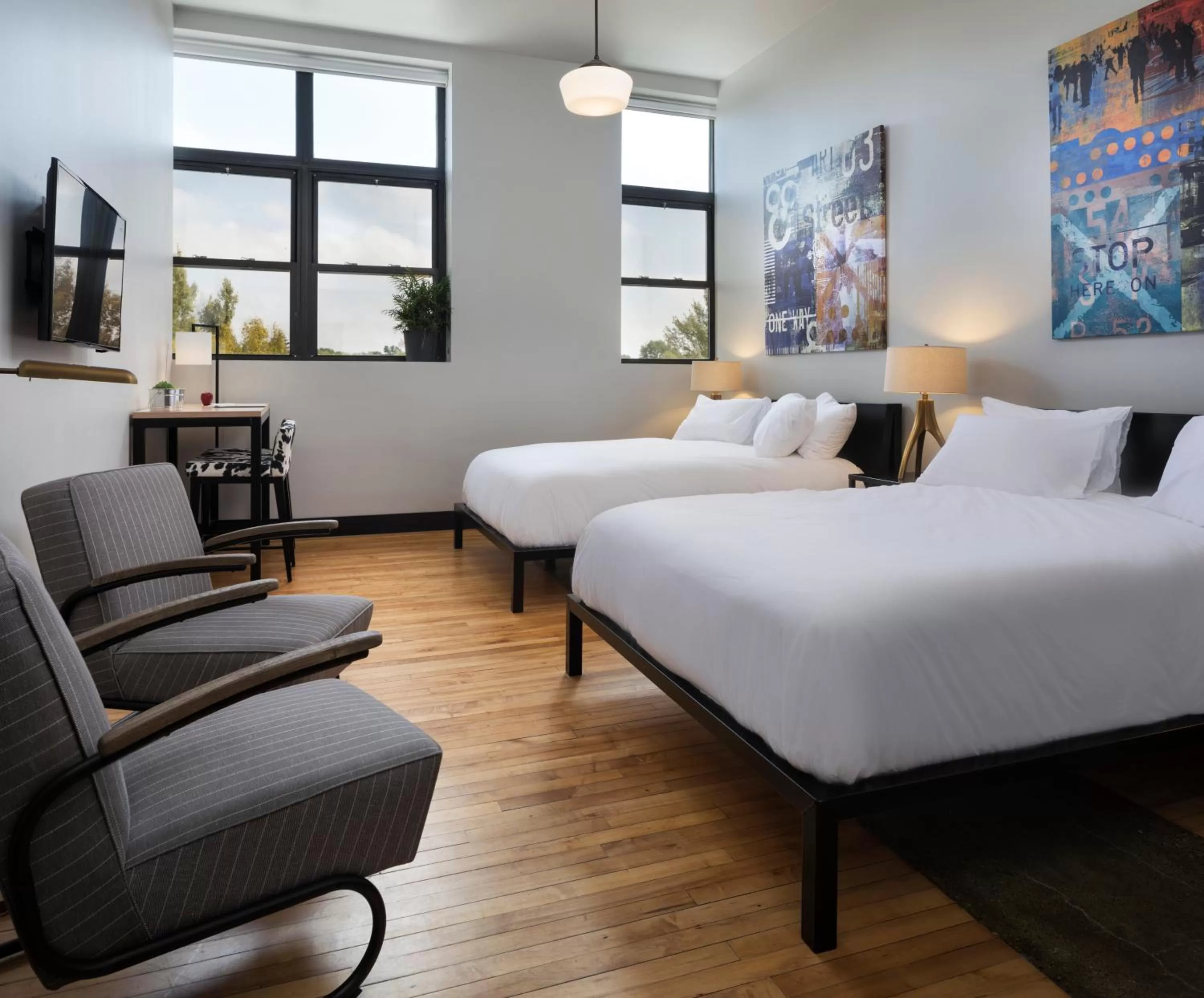 Bed in Hotel Grinnell, Ascend Hotel Collection