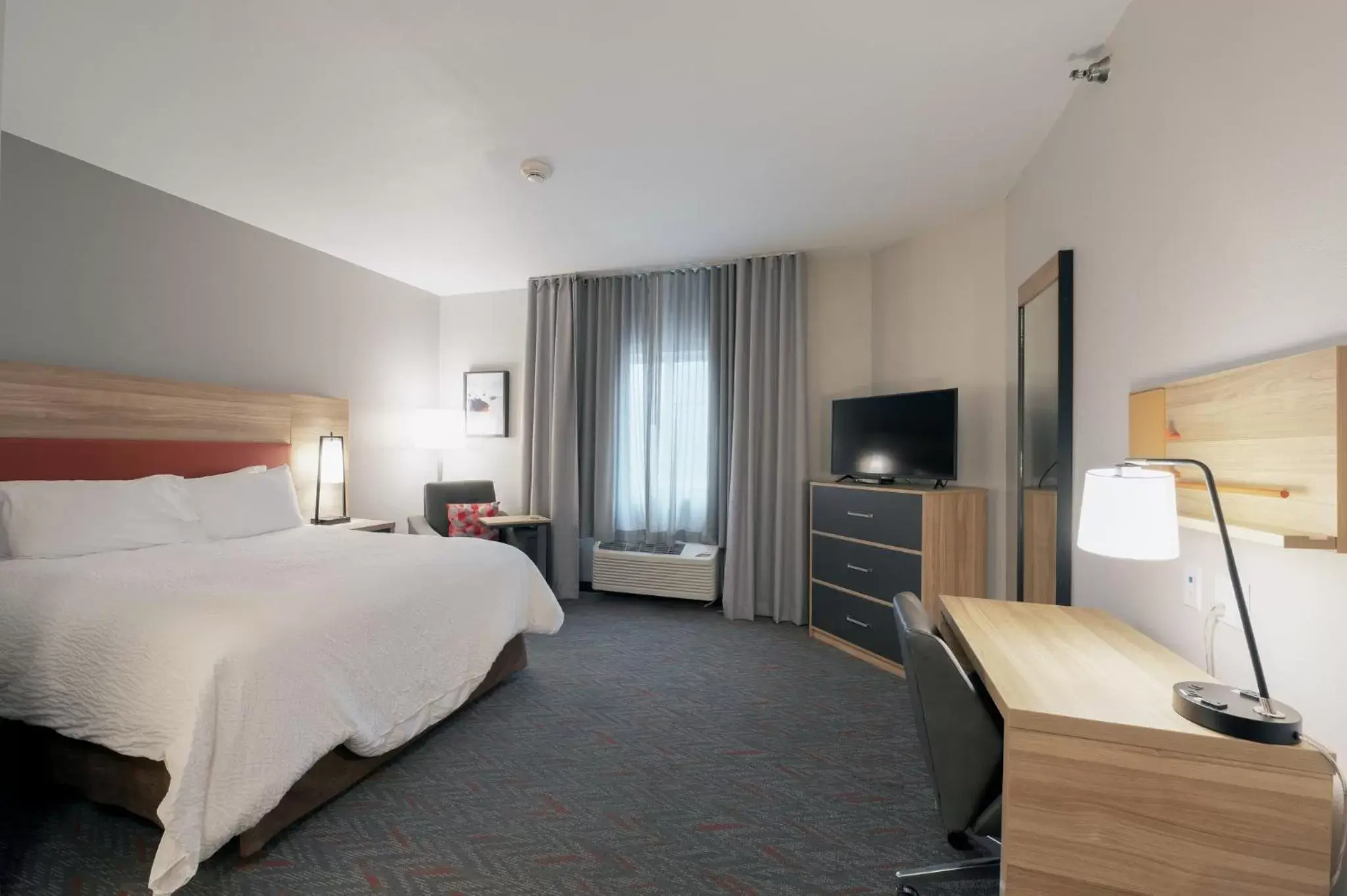 Photo of the whole room, Bed in Candlewood Suites Merrillville, an IHG Hotel