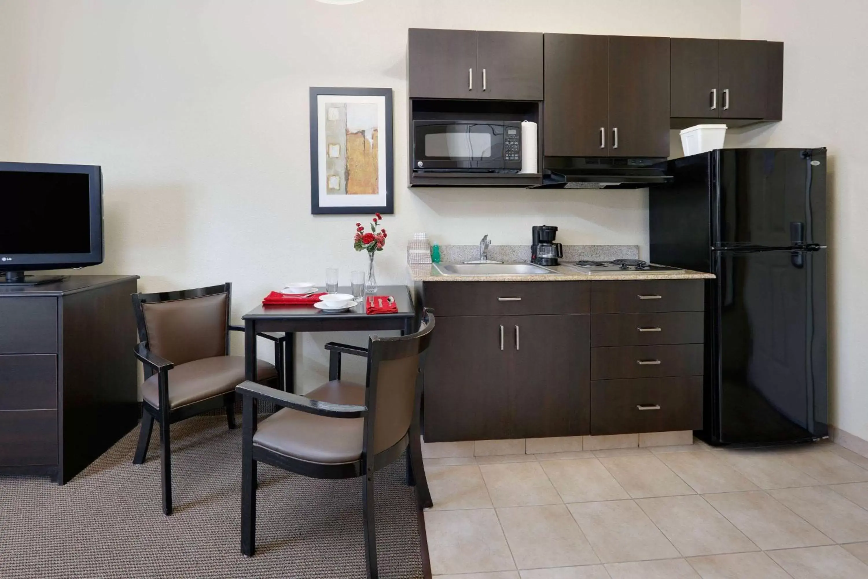 Kitchen or kitchenette, Kitchen/Kitchenette in Hawthorn Suites by Wyndham Longview