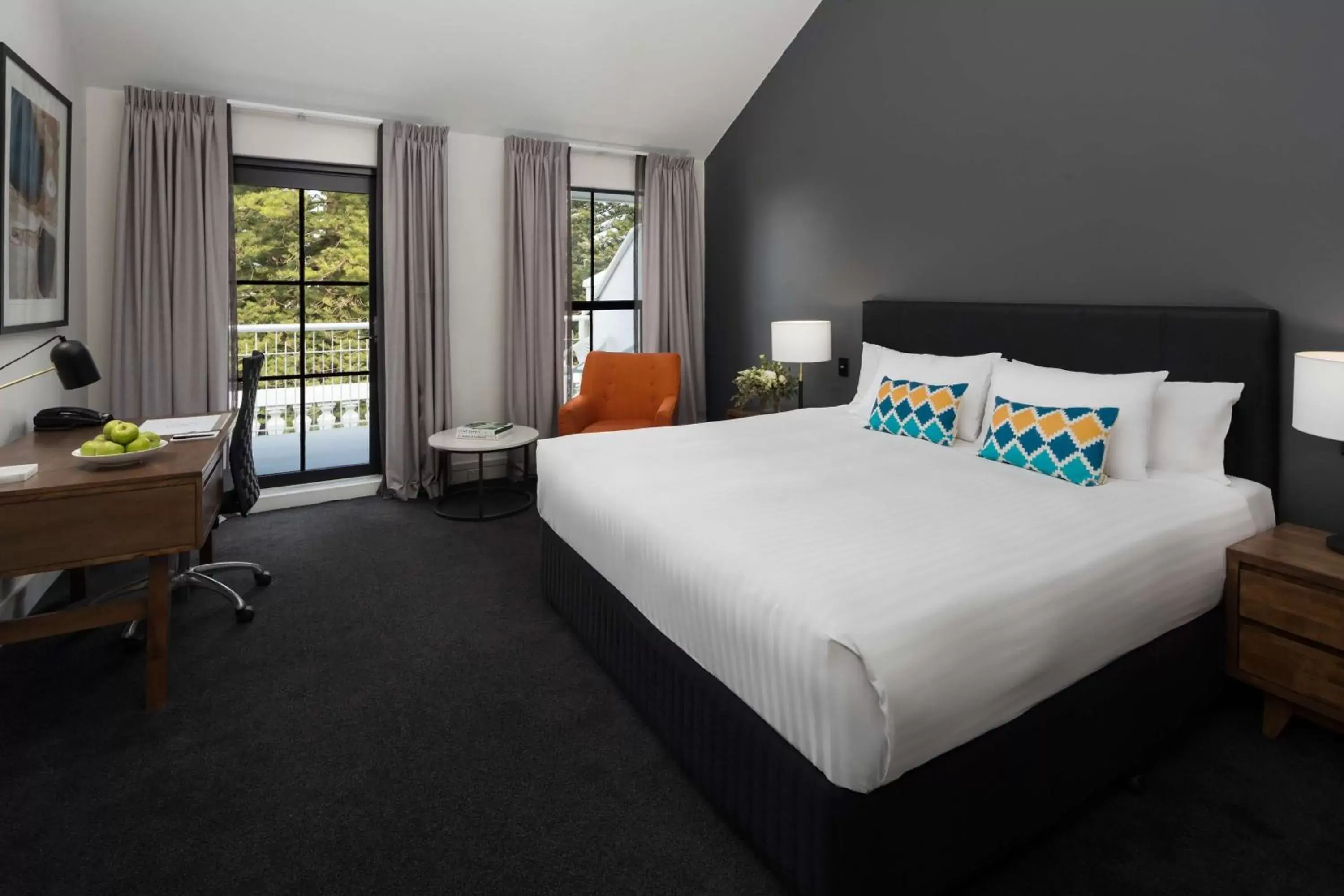 Bed in Esplanade Hotel Fremantle - by Rydges