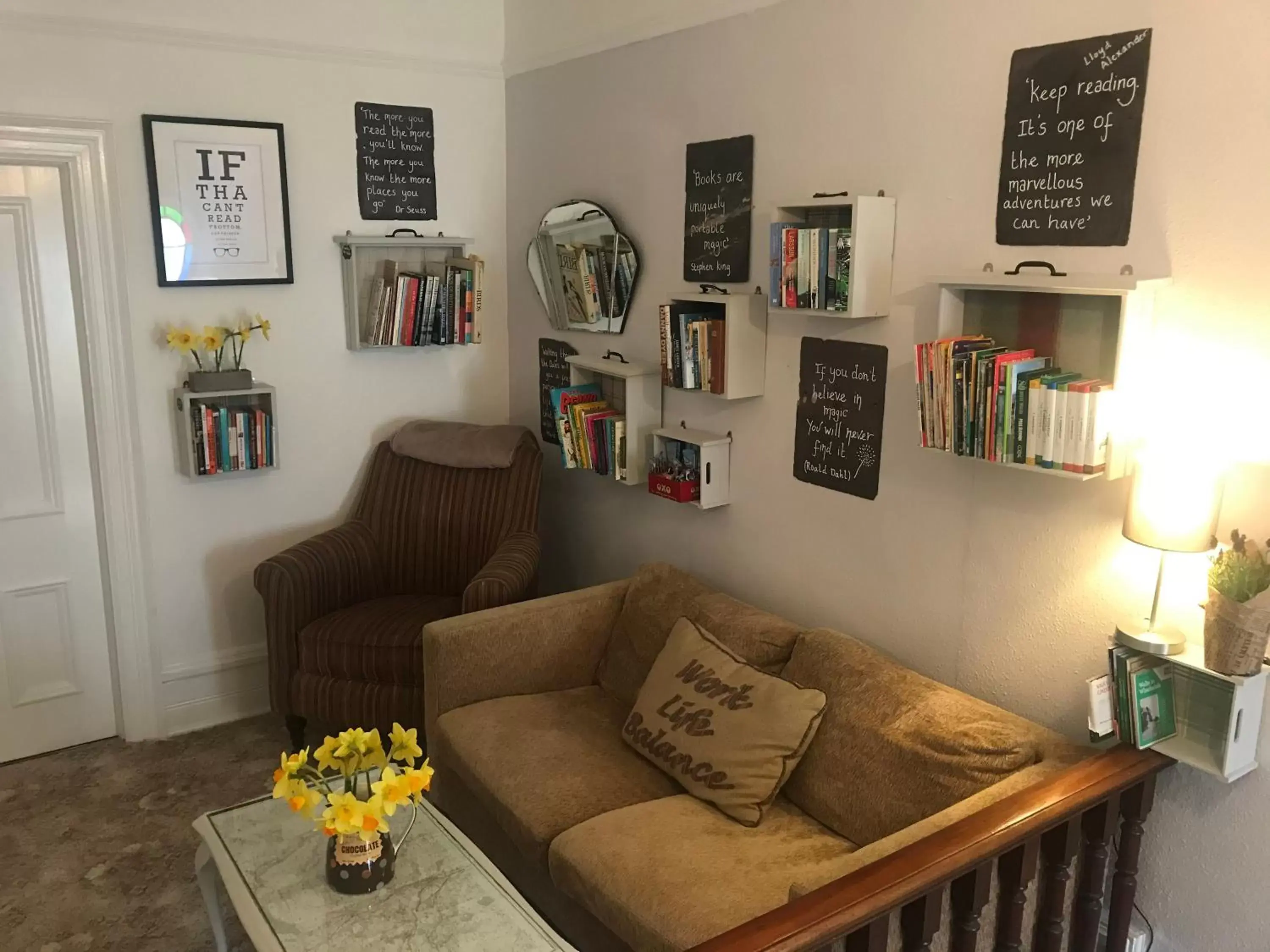 Library, Seating Area in Craiglands Bed and Breakfast, Grassington