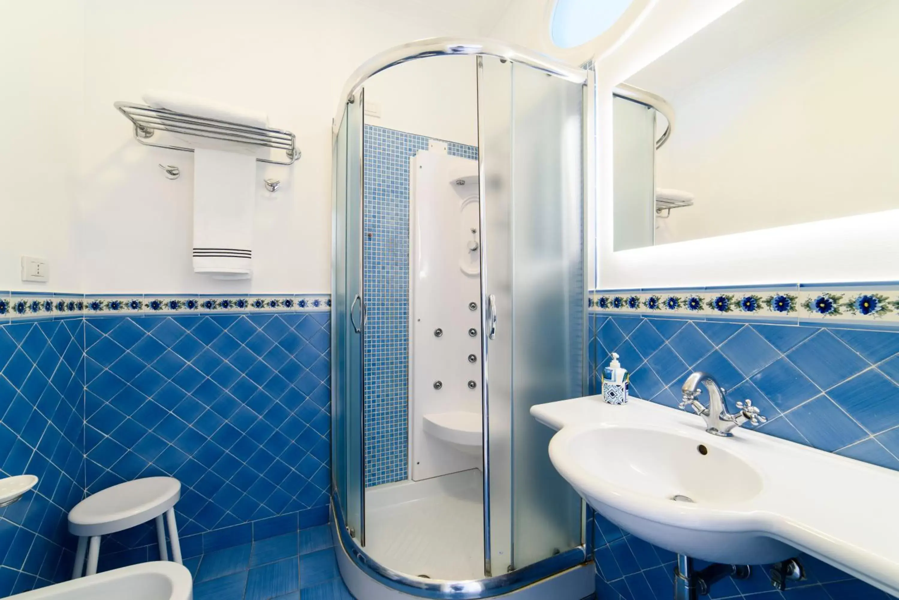 Shower, Bathroom in Residenza Al Pesce D'Oro