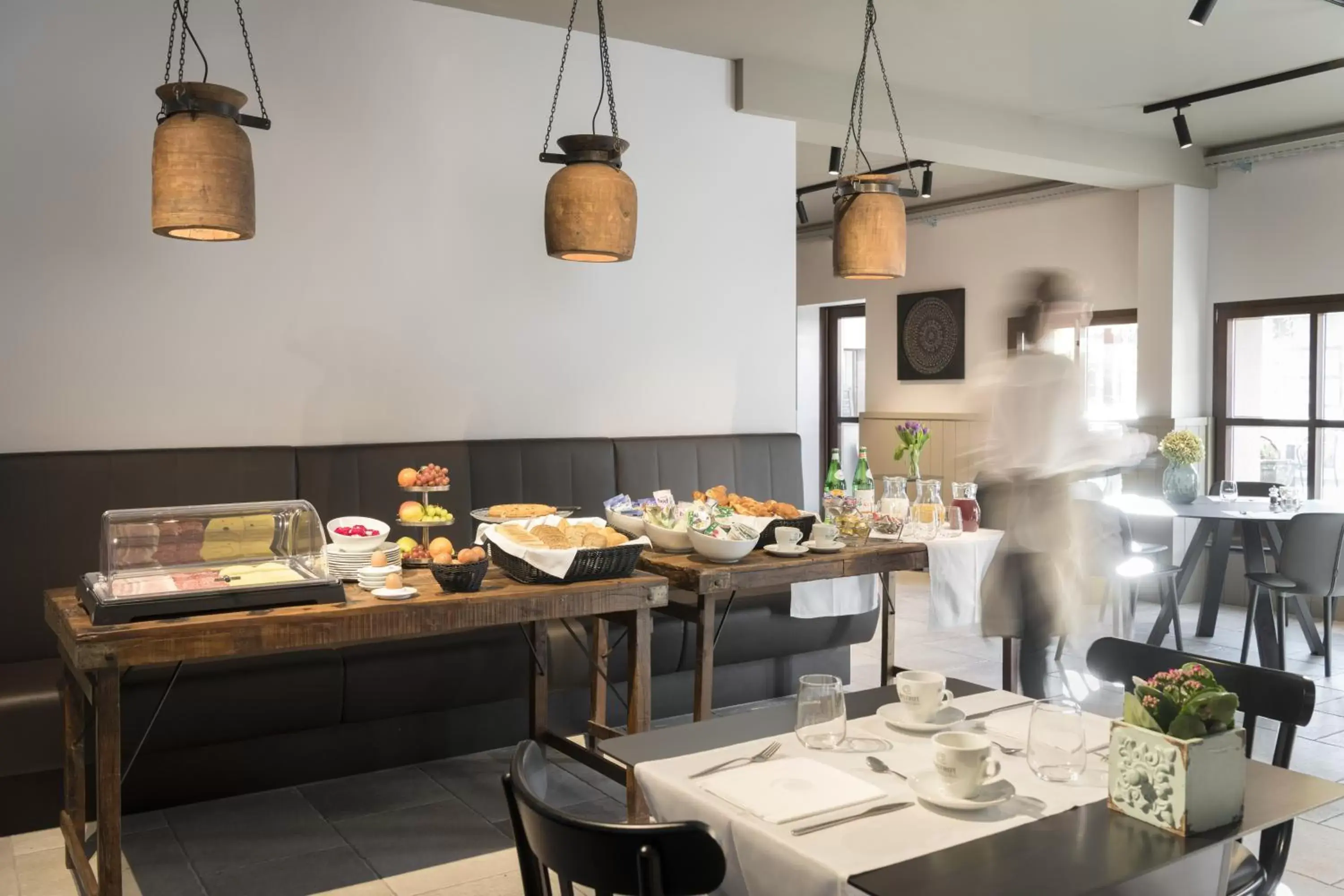 Restaurant/places to eat in CP Resort Restaurant/places to eat in CP Resort