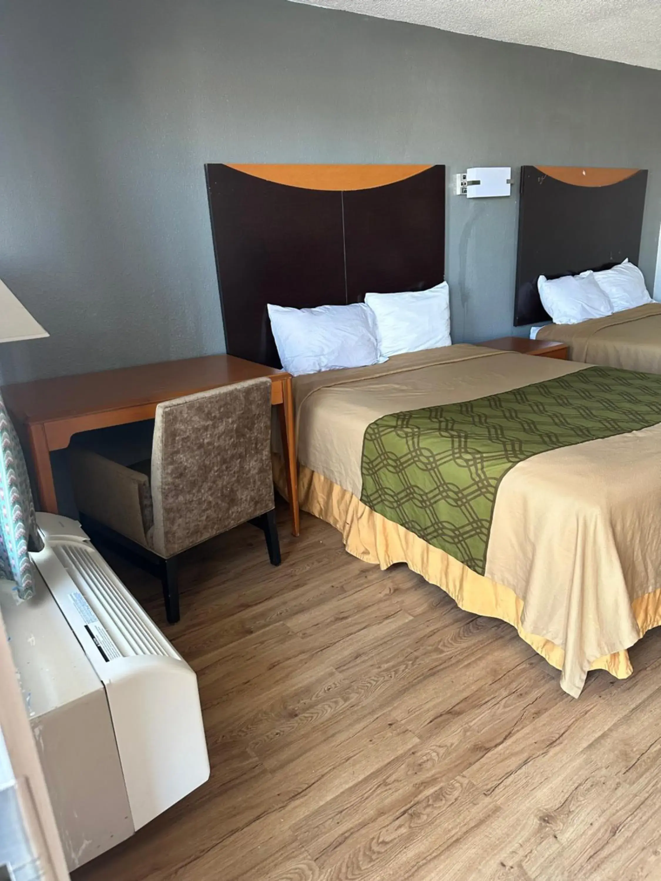 Bed in Rodeway Inn Hopkinsville Bed in Rodeway Inn Hopkinsville