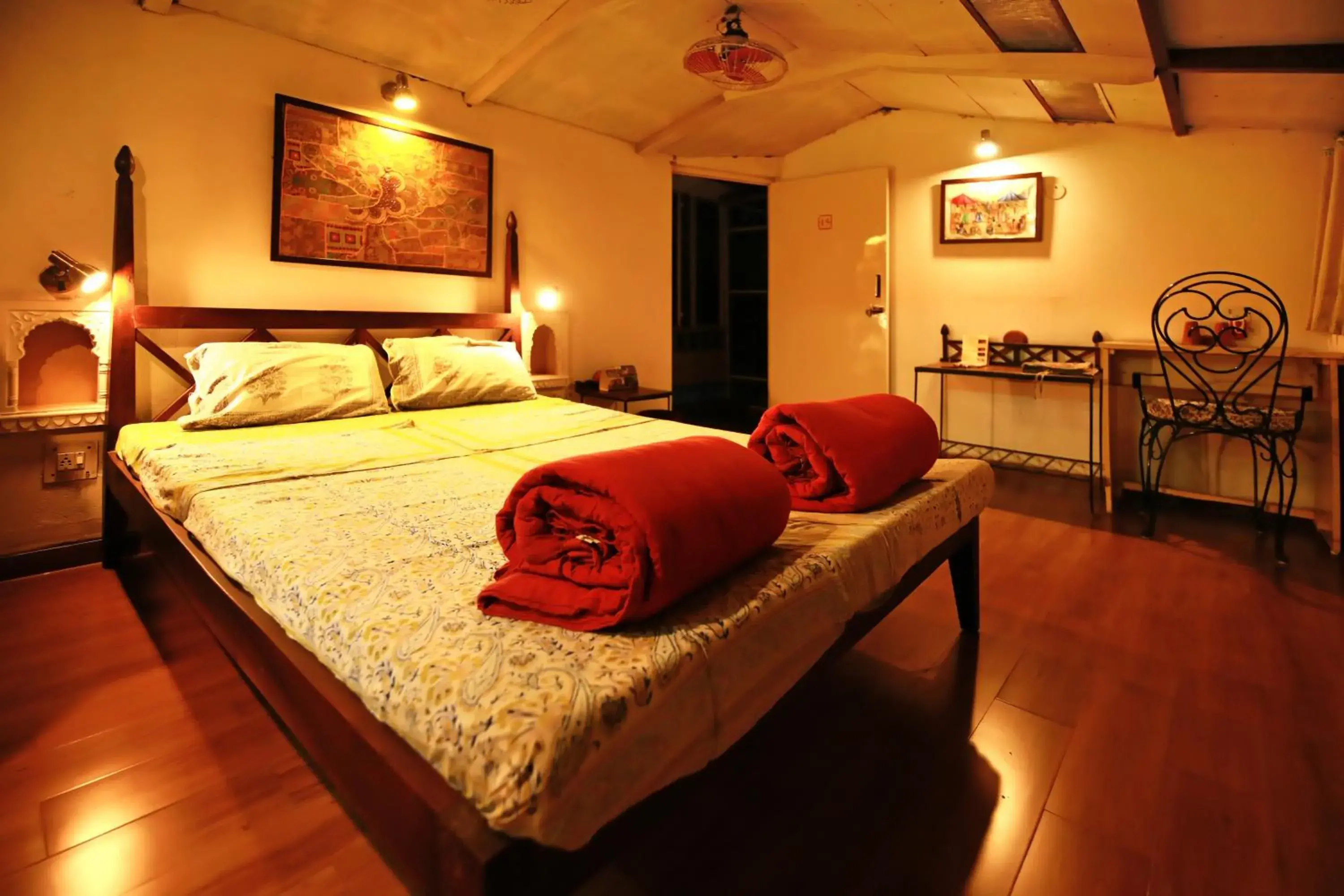 Budget Single Room in Jaipur Inn