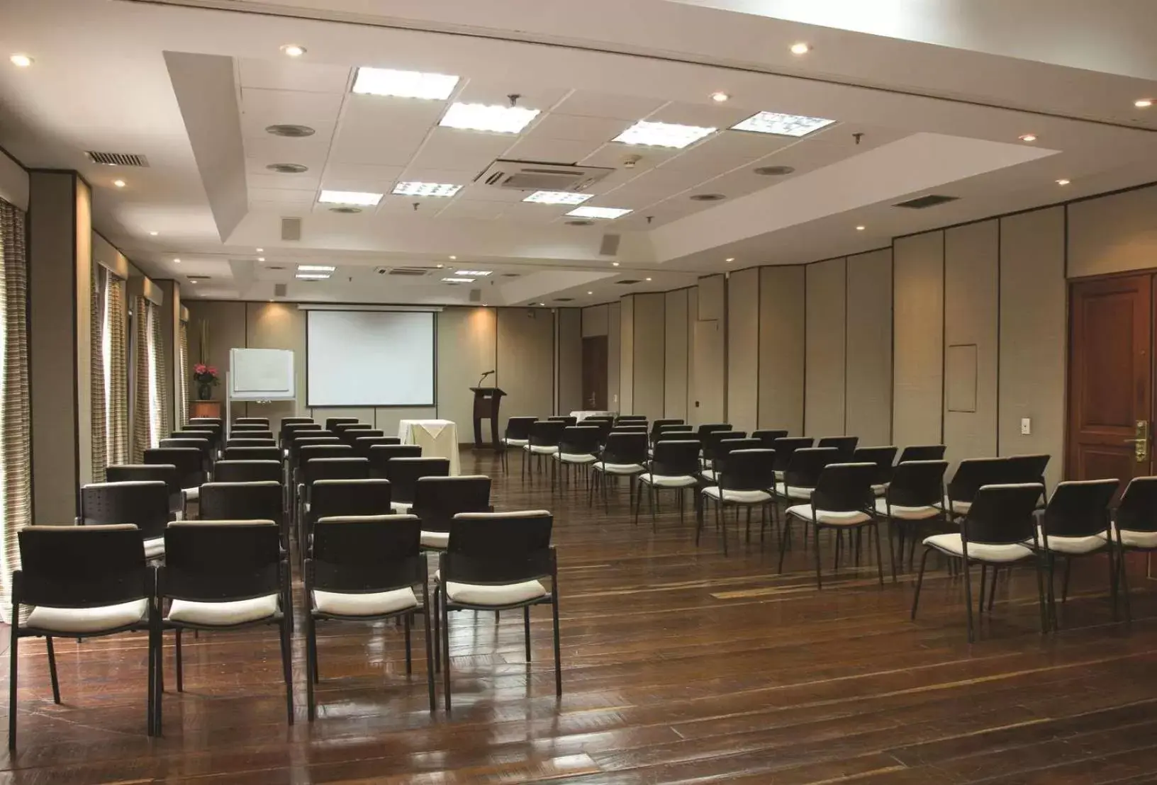 Meeting/conference room in Embassy Suites by Hilton Bogotá - Rosales