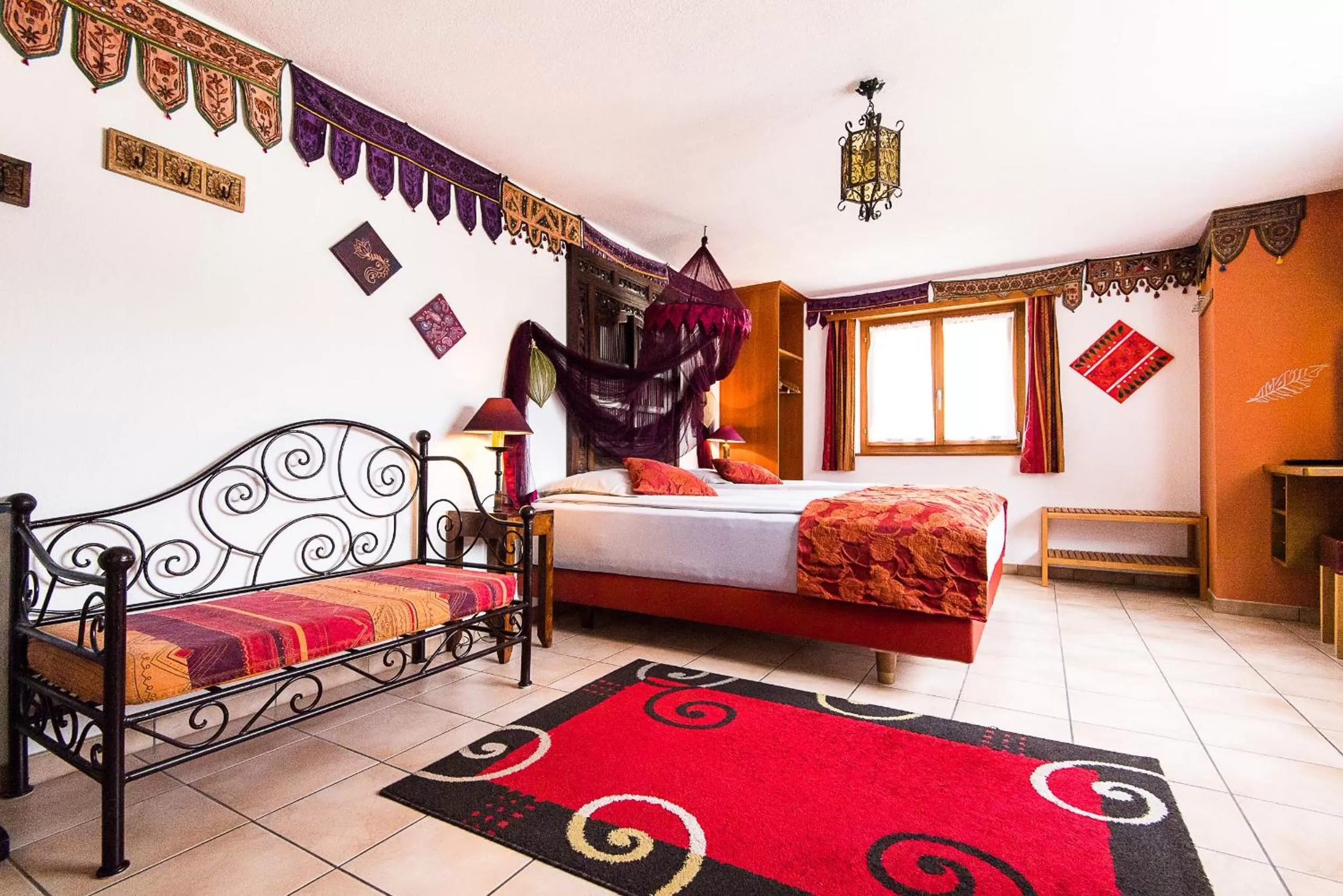 Photo of the whole room, Bed in Rêves Gourmands, Hôtellerie & Gastronomie